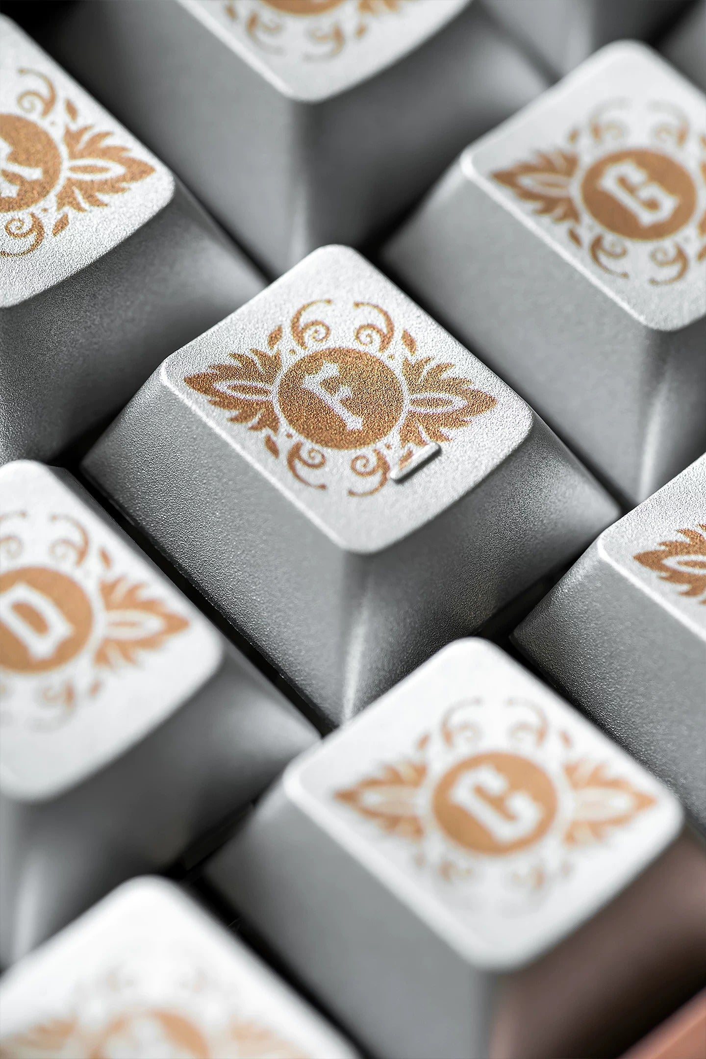 Metallic paint texture gilded design art keycaps, custom set personalized keycap series，PBT material, Original factory height, compatible with 61/64/68/75/84/87/104 mechanical keyboard keycap set