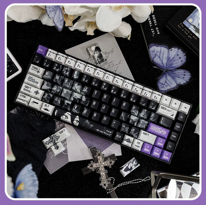 Chainsaw Man theme, Reze Arc，PBT+PC material personalized keycap set, anime keycap culture peripheral mechanical keyboard decoration keycaps， Compatible with 61/64/68/75/84/87/104 key mechanical keyboard keycap set