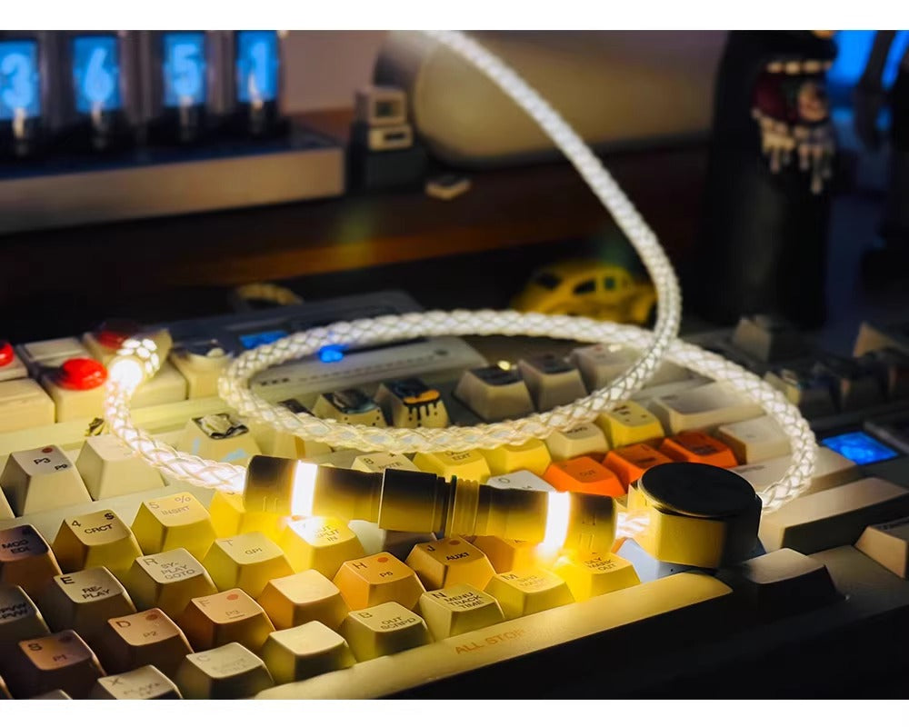 Customized single crystal copper handmade mechanical keyboard data cable, full body luminous star hollow plug, aviation plug, personalized luminous cable