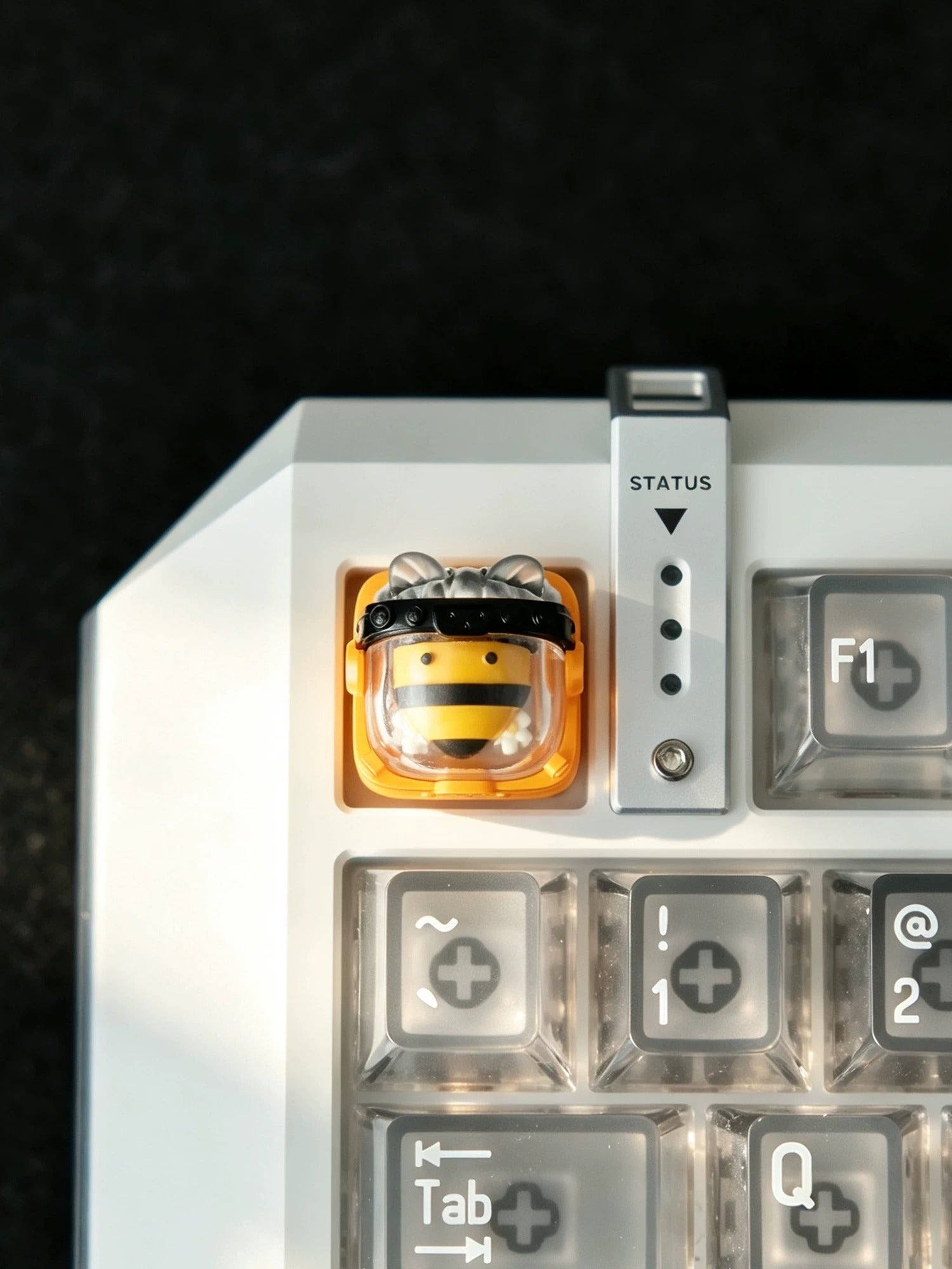 Skeleton Space Man Machine Gun Soldier Personalized Keycaps, Original Design Resin Material Mechanical Keyboard Decorative Keycaps, Cartoon Art Keycaps