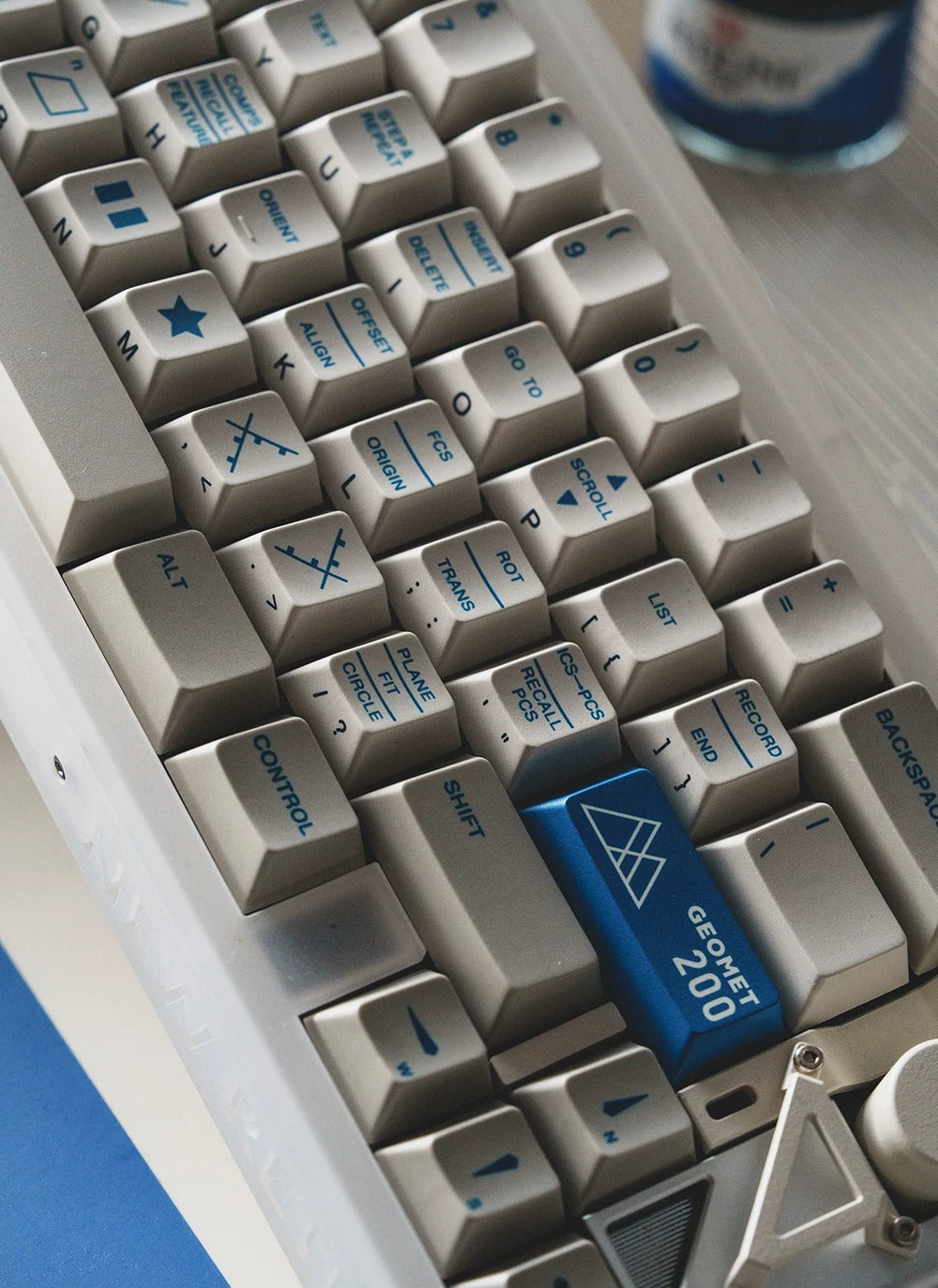 Geometric and mathematical themes, retro design color schemes, linear characters PBT material personalized keycap set, mechanical keyboard replacement decorative keycaps, compatible with 61/64/68/75/84/87/104 key mechanical keyboard