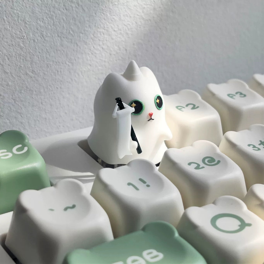 Ghost Cat, multi-color resin molding, handmade personalized keycaps, cartoon cat image creative mechanical keyboard decoration keycaps