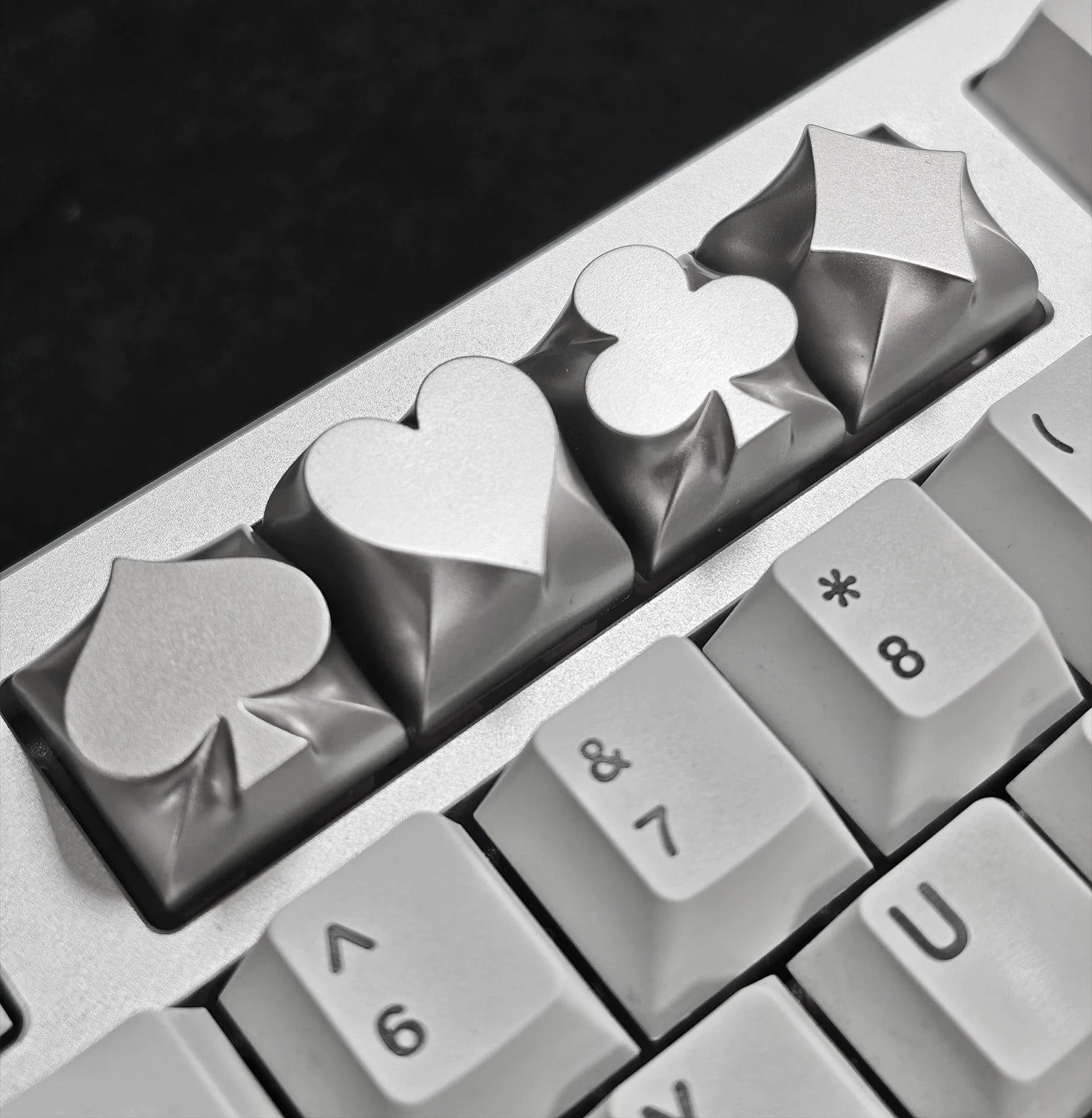 Metal playing cards, suit keycaps, mechanical keyboard, personalized metal, three-dimensional personalized decoration, keycap direction