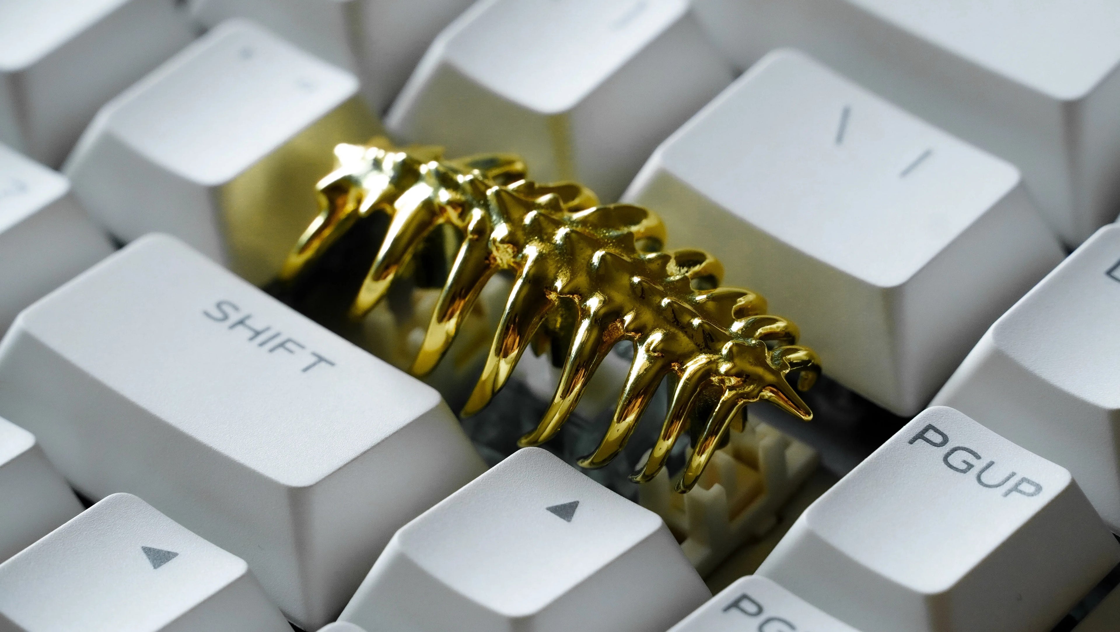 Metal shaped face hugging bug personalized keycap, Alien，skeleton，customized metal keycap, enter key 2.25U