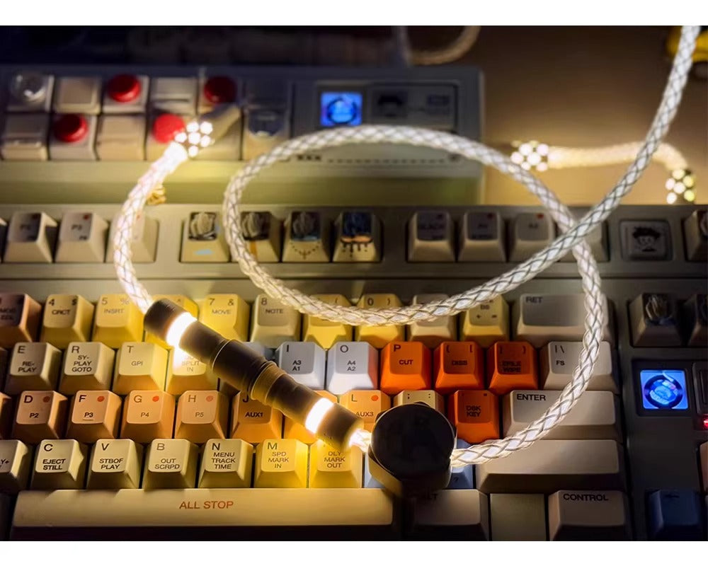 Customized single crystal copper handmade mechanical keyboard data cable, full body luminous star hollow plug, aviation plug, personalized luminous cable
