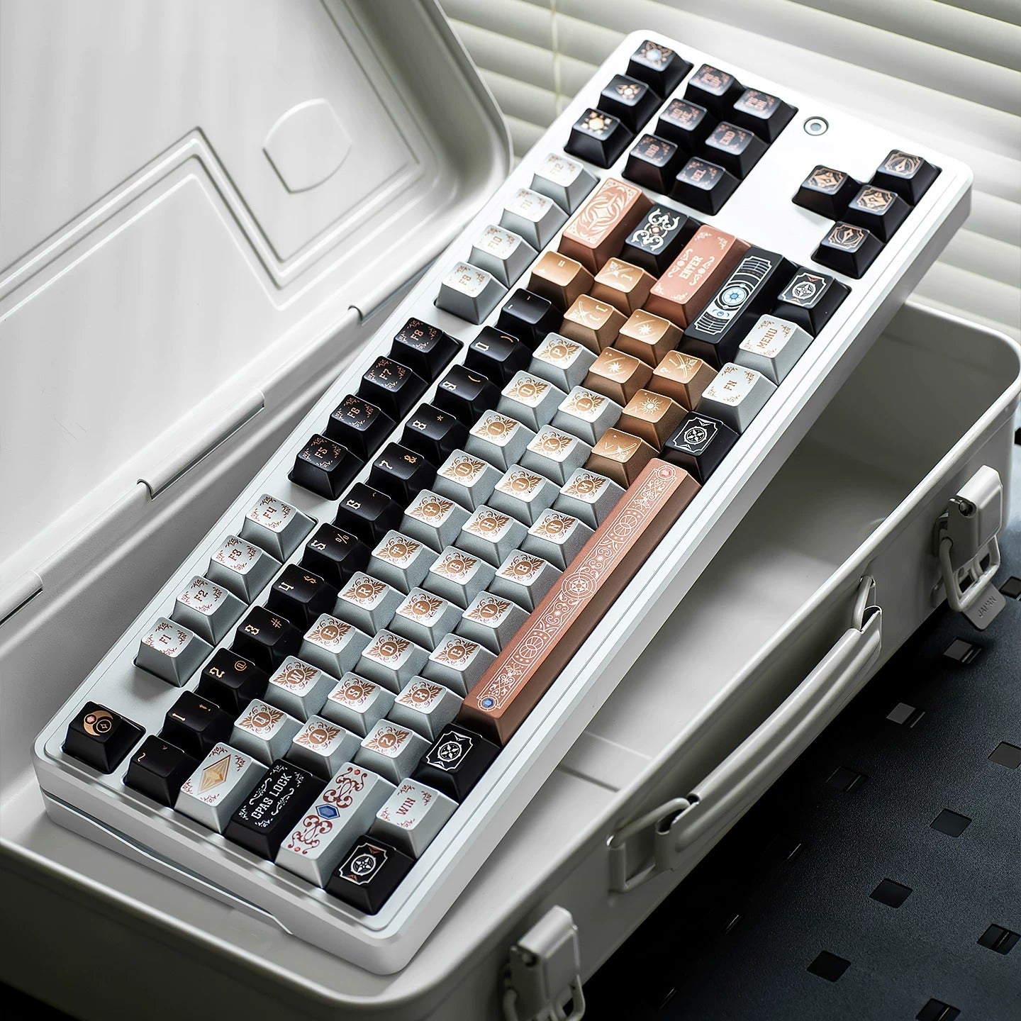 Metallic paint texture gilded design art keycaps, custom set personalized keycap series，PBT material, Original factory height, compatible with 61/64/68/75/84/87/104 mechanical keyboard keycap set