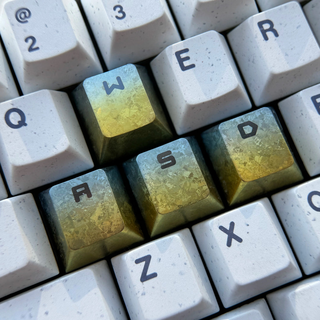 WASD key position titanium alloy material personalized decorative keycaps, corrosion-resistant gaming keycaps, metal carving art keycaps, colored titanium alloy