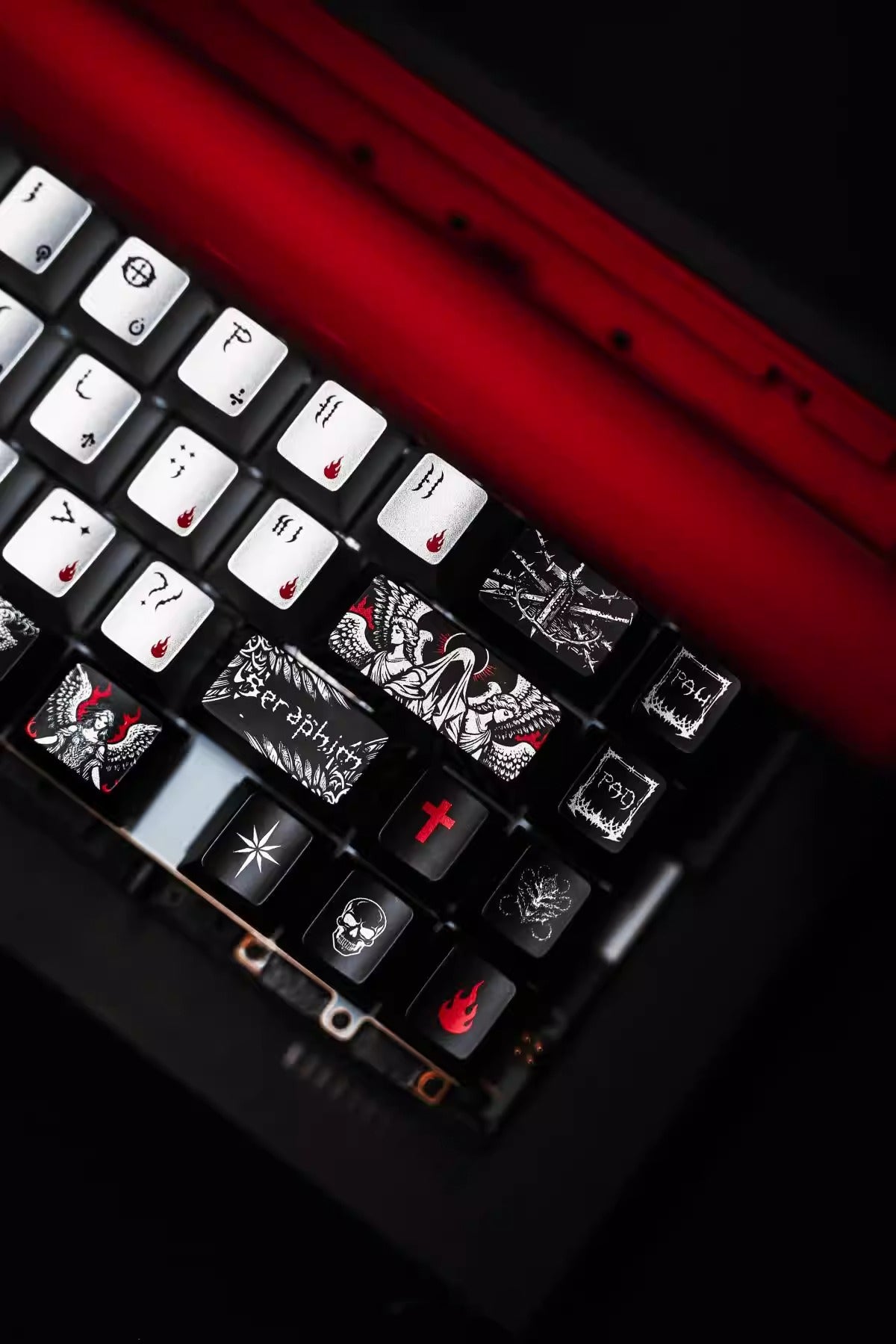 Fallen Angel Theme Design Keycap Metal Paint Pearl Paint Craftsmanship PBT Material Original Factory High Heat Sublimation Craftsmanship High Beauty Customization Personalized Keycap Set