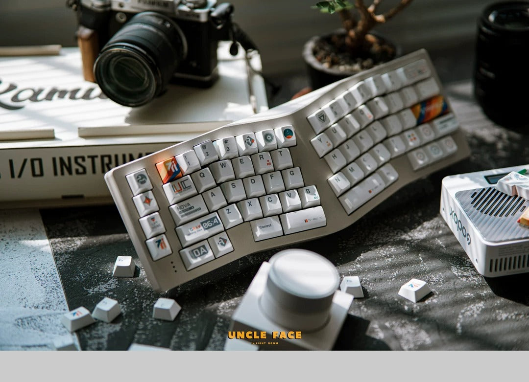 Starfield themed design, creative keycap set, PBT material personalized keycap set, mechanical keyboard replacement decorative keycaps, compatible with 61/64/68/75/84/87/104 key mechanical keyboard