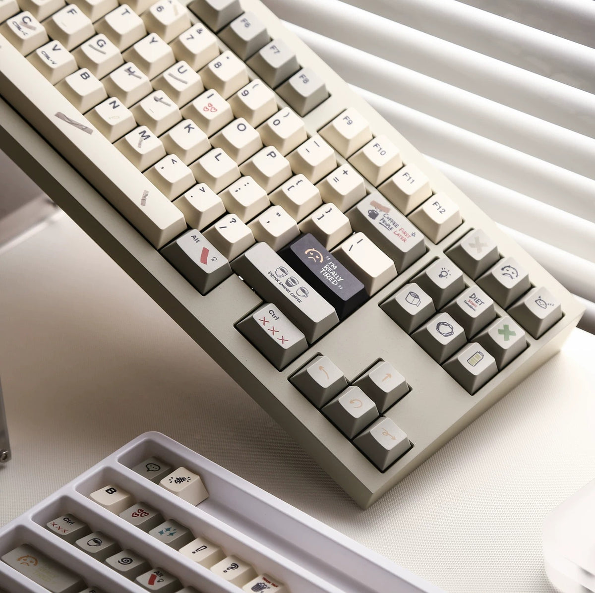 IMFKTIRED, Office keycap set, retro color scheme, PBT material Mechanical Keyboard Replacement Keycap Set, suitable for 61/64/68/75/84/87/104 Key Mechanical Keyboard