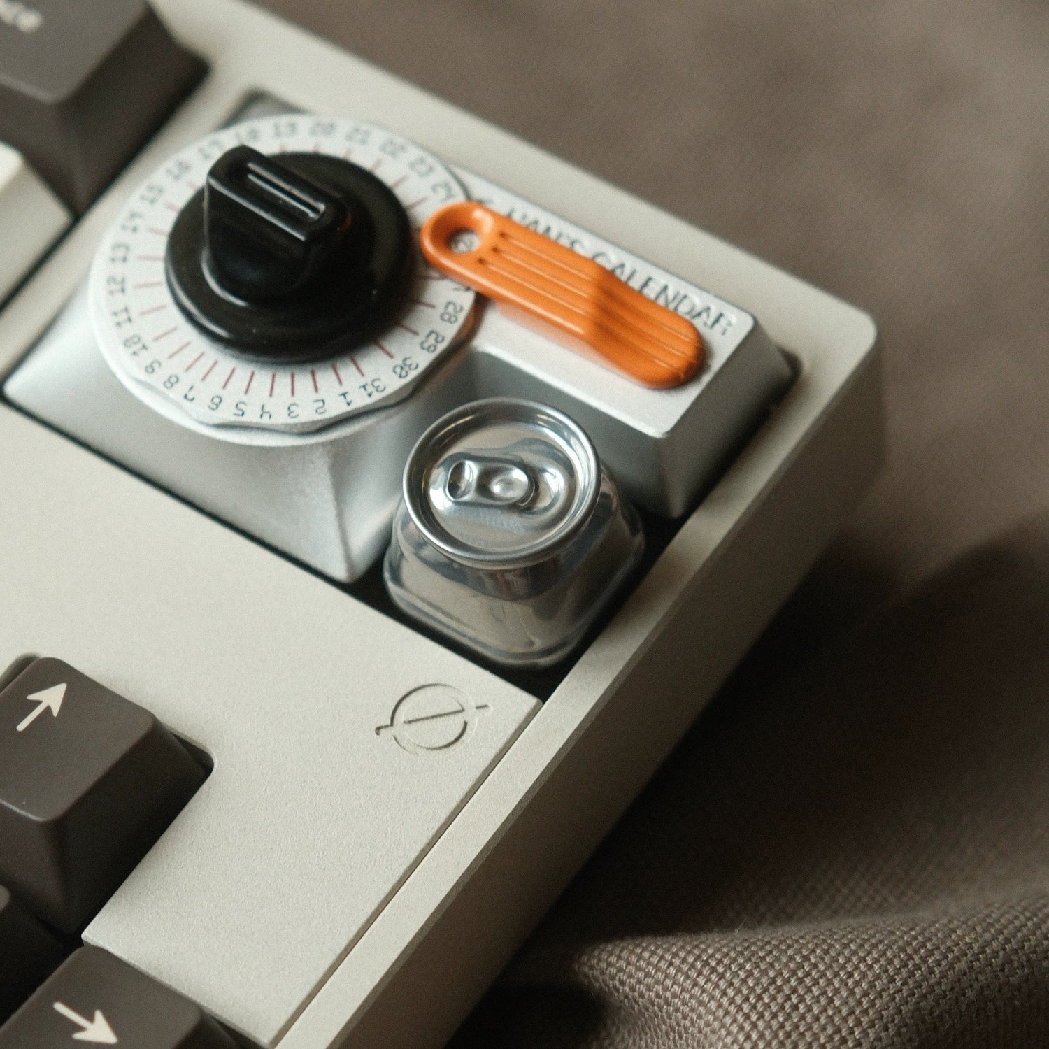 Can shaped design, personalized metal keycaps, minimalist mechanical keyboard decorative keycaps.