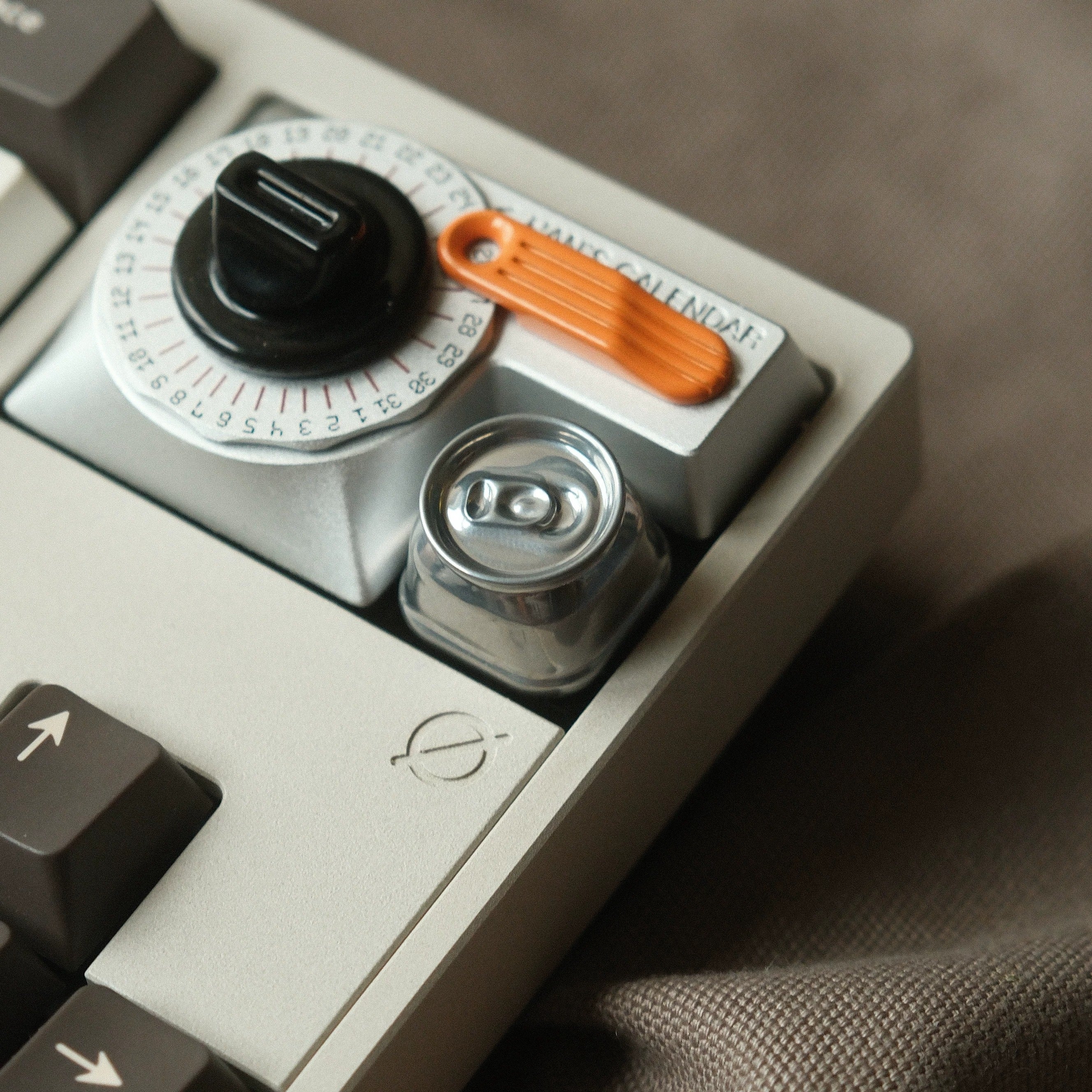 Can shaped design, personalized metal keycaps, minimalist mechanical keyboard decorative keycaps.