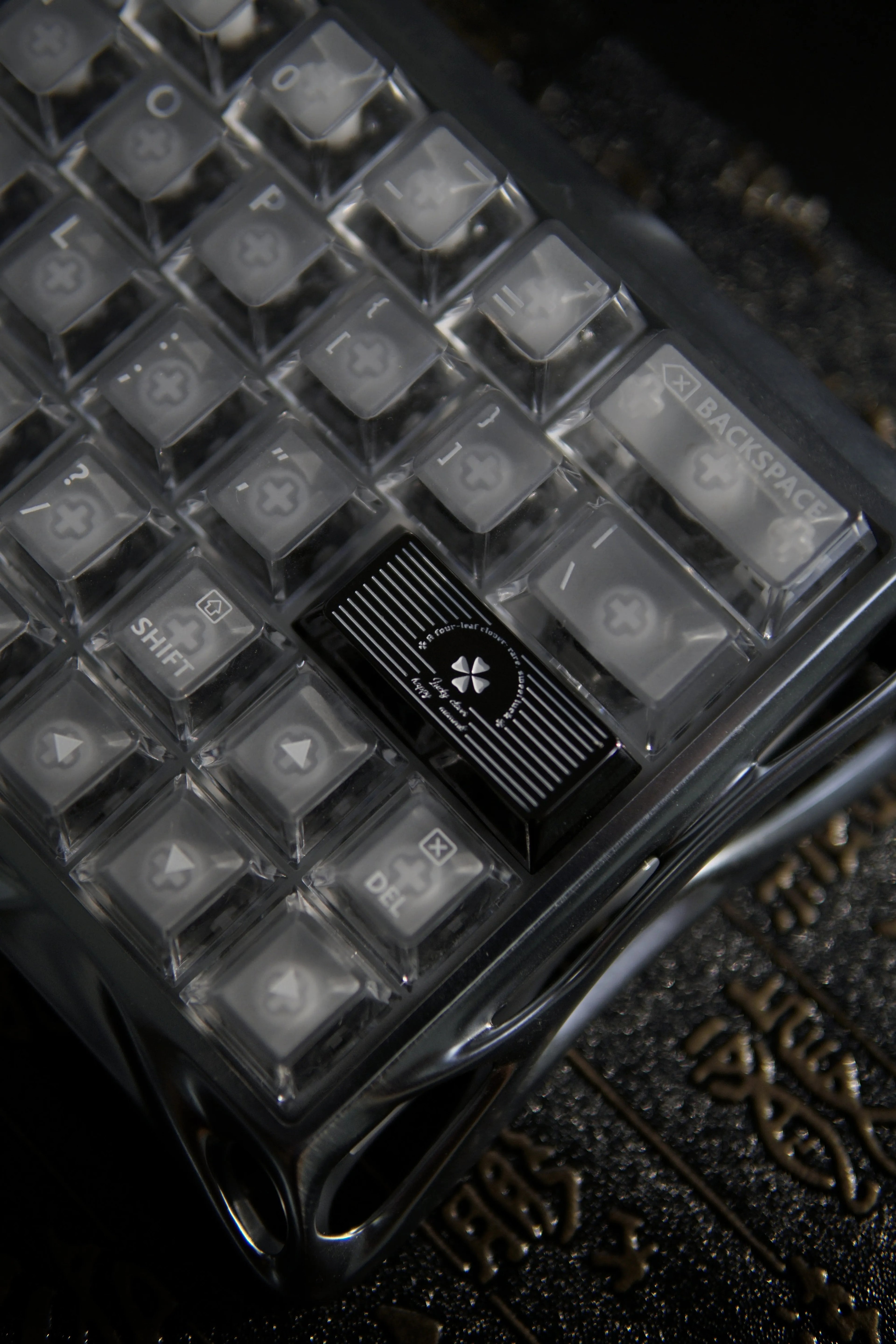 Lucky Four Leaves Clover theme, 2.25U metal personalized keycaps, minimalist design metal material keyboard decoration keycaps