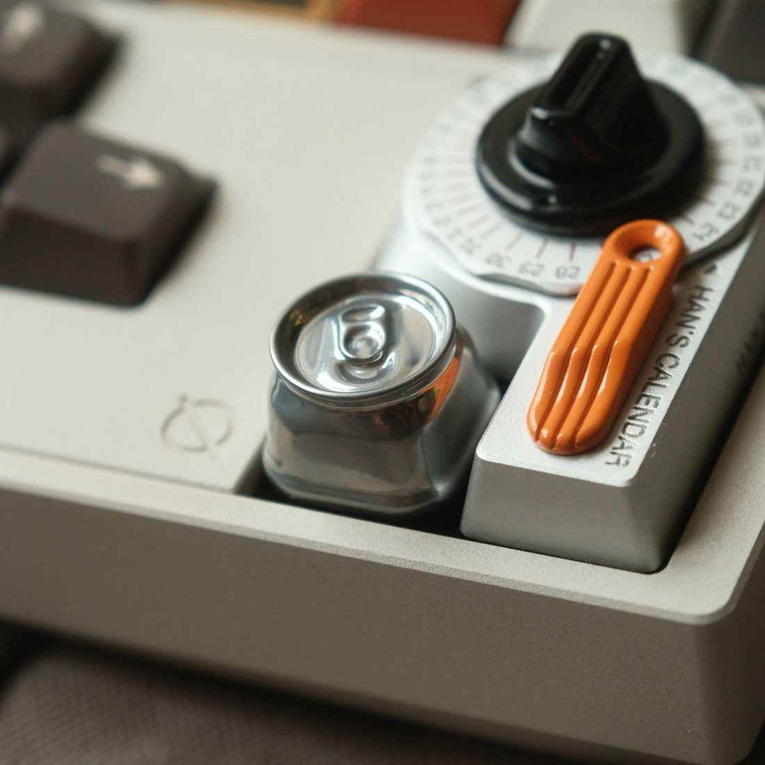 Can shaped design, personalized metal keycaps, minimalist mechanical keyboard decorative keycaps.