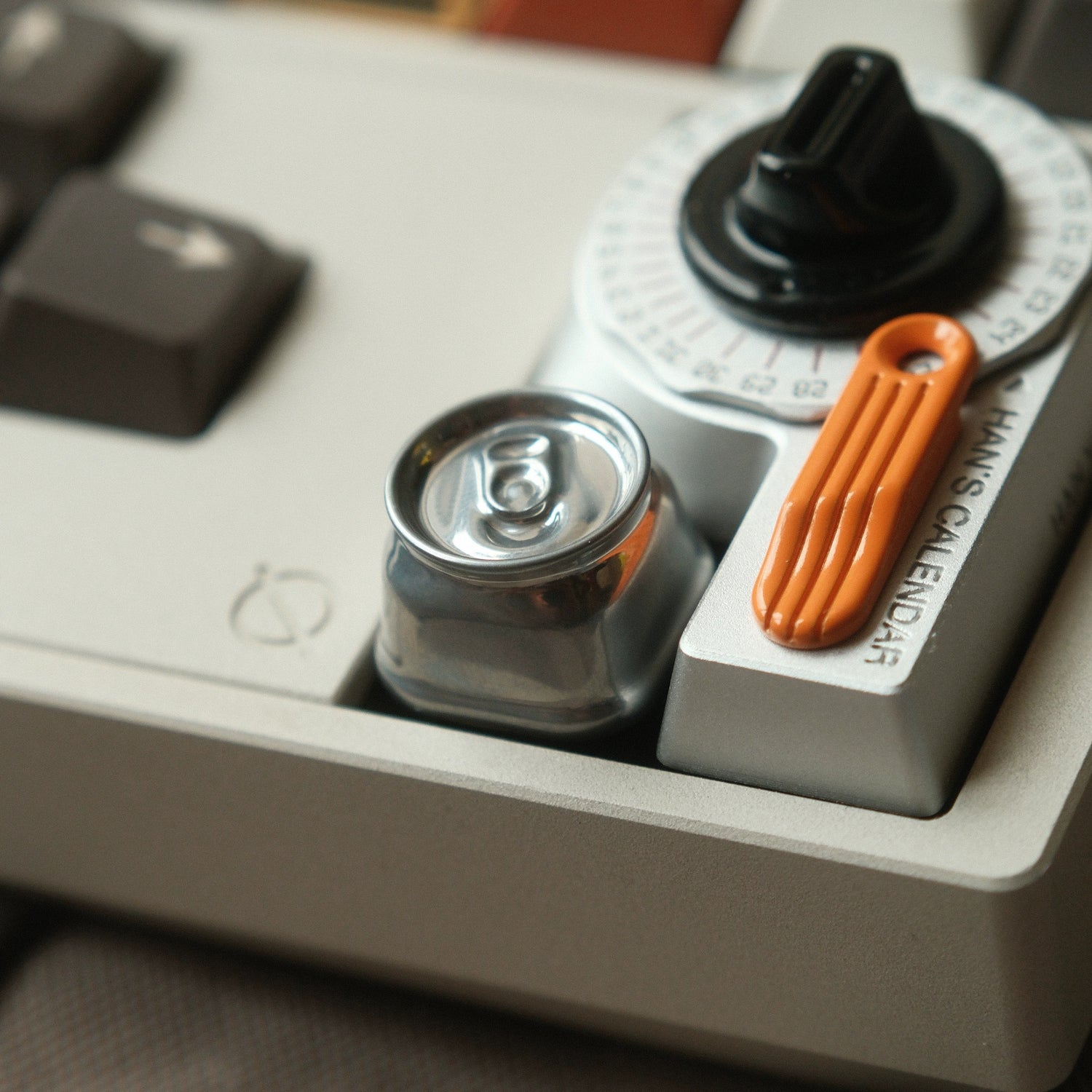 Can shaped design, personalized metal keycaps, minimalist mechanical keyboard decorative keycaps.