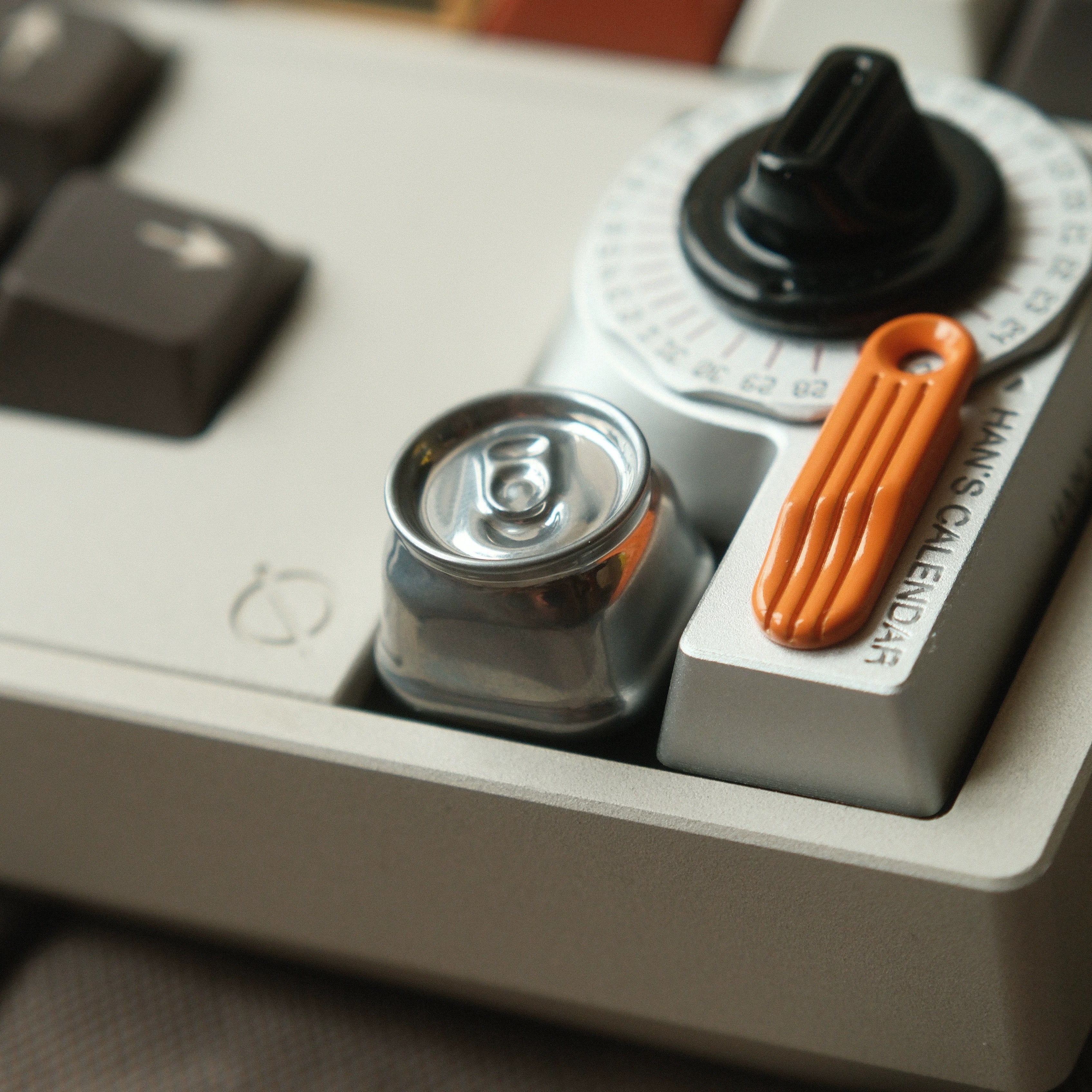 Can shaped design, personalized metal keycaps, minimalist mechanical keyboard decorative keycaps.