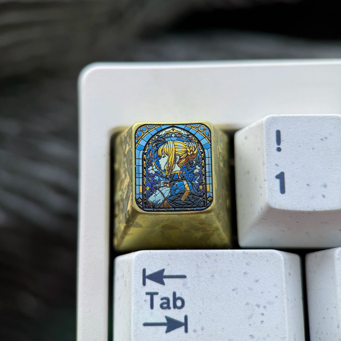 Fate/stay night, saber glass floral style 1U titanium alloy personalized keycap, anime and game creative peripheral mechanical keyboard decoration keycap