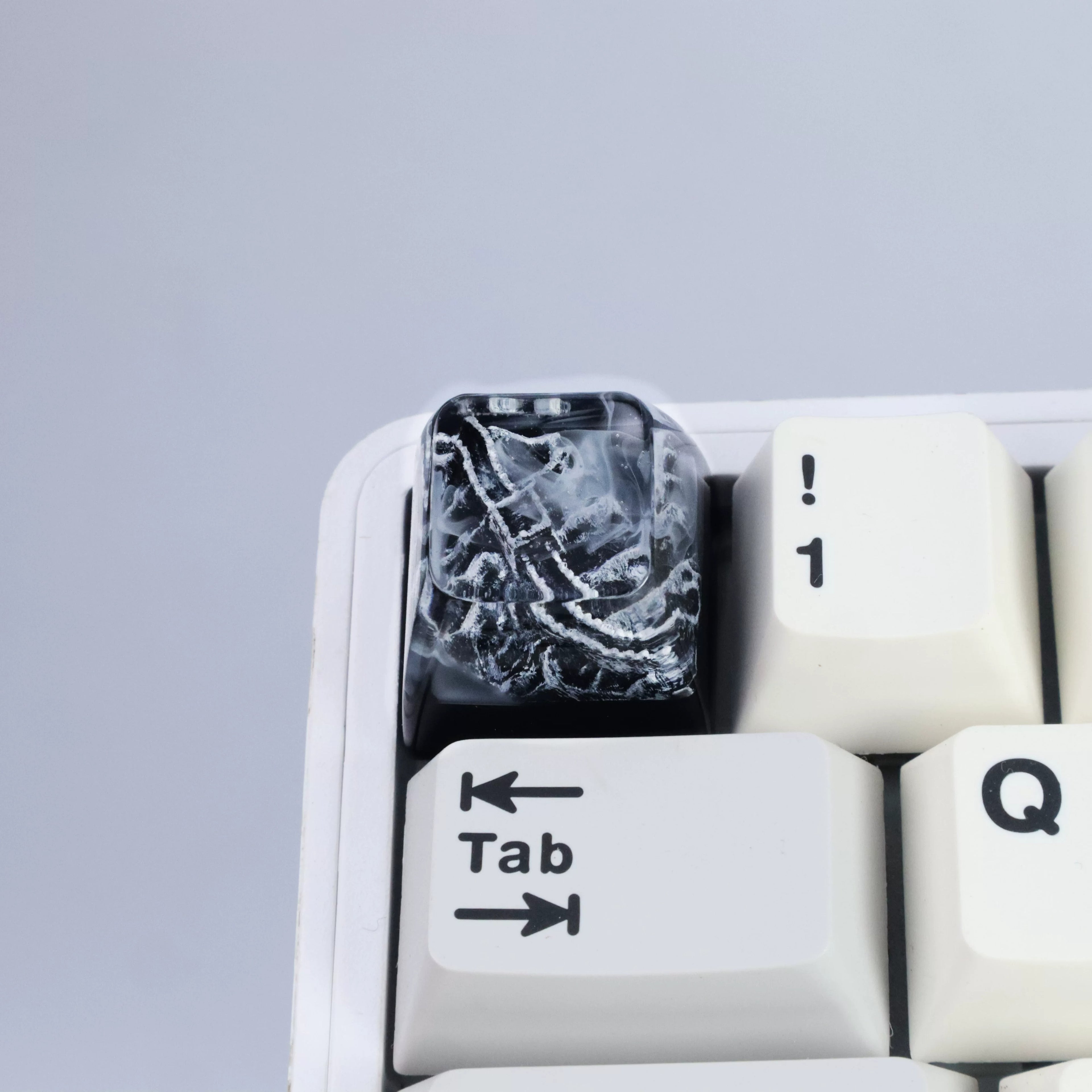Ink wash style, crystal resin personalized keycaps, classical style resin handmade decorative keycaps