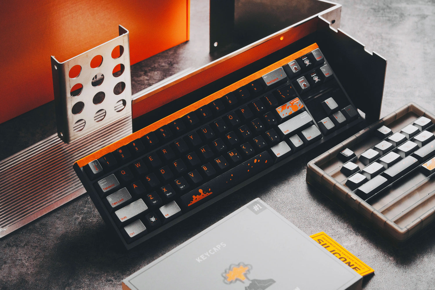 Fire melt flow black dark silver gray light orange V-series texture metallic paint volcano theme original factory mechanical keycap PBT material material personalized keycap set, compatible with 61/64/68/75/84/87/104 mechanical keyboard replacement keycap