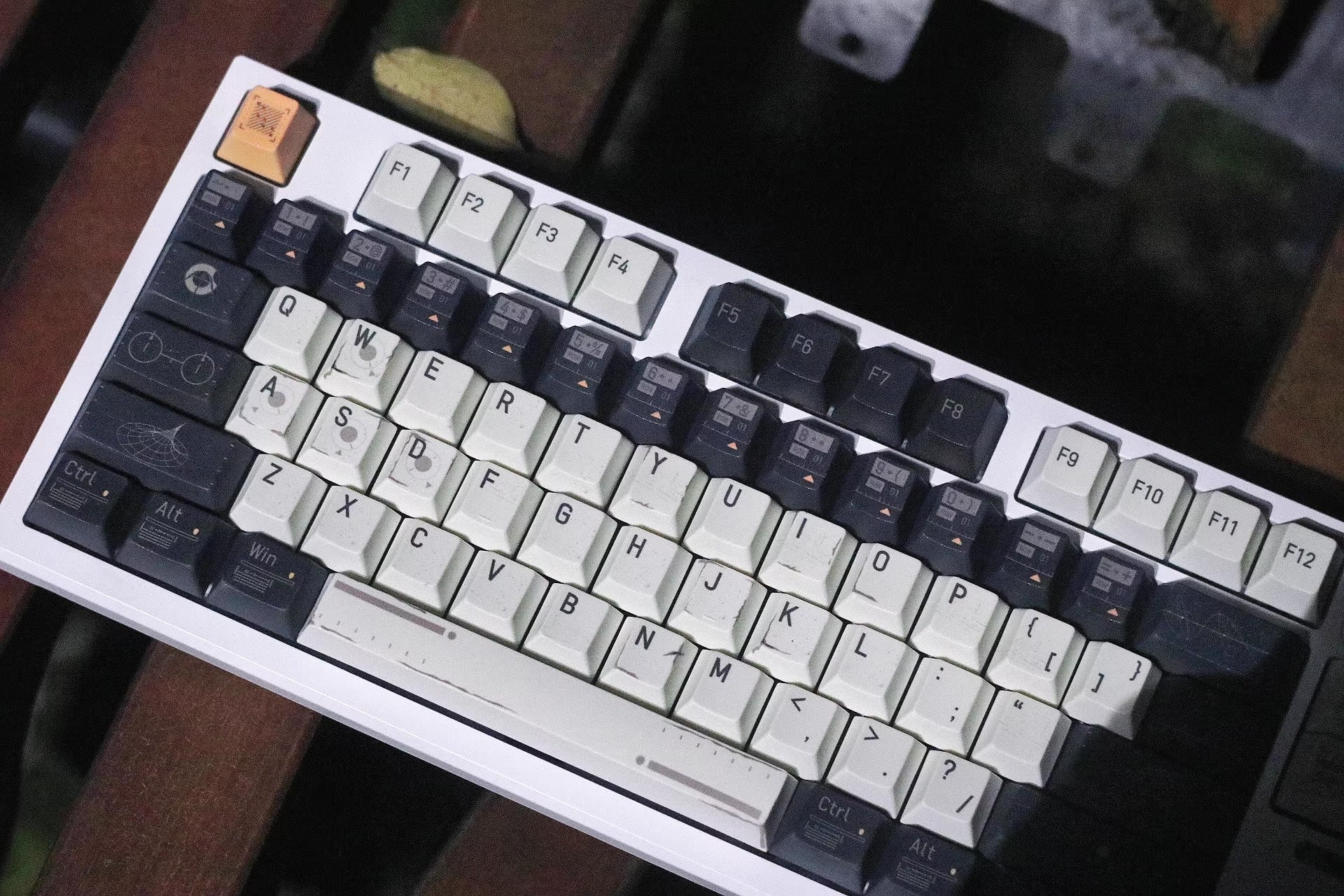 Interstellar themed personalized keycap set, astronaut space series PBT material decorative keycaps