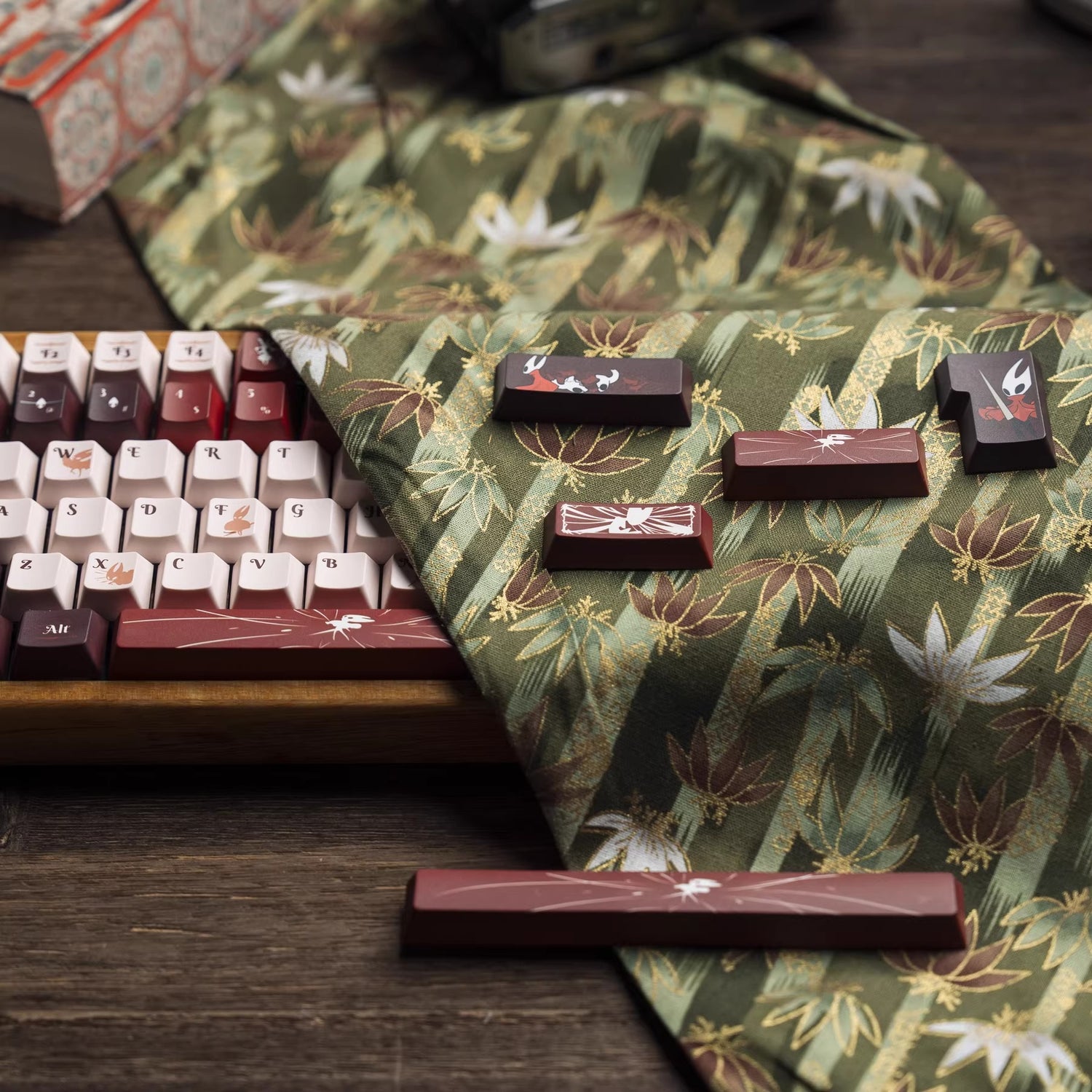 The Hollow Knight theme, PBT material, sublimation， Personalized keycap set, original factory height mechanical keyboard decorative keycap set