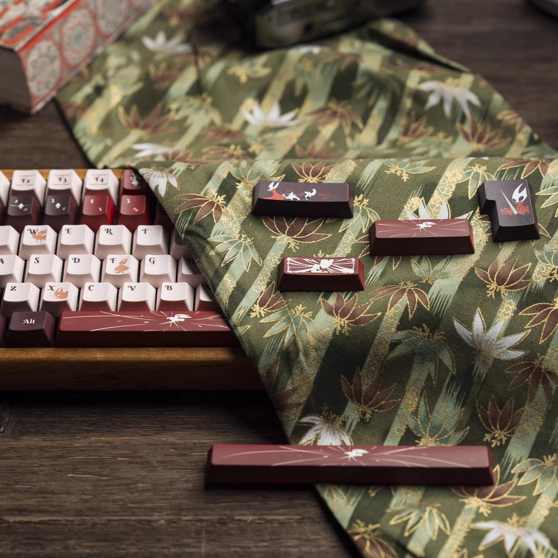 The Hollow Knight theme, PBT material, sublimation， Personalized keycap set, original factory height mechanical keyboard decorative keycap set