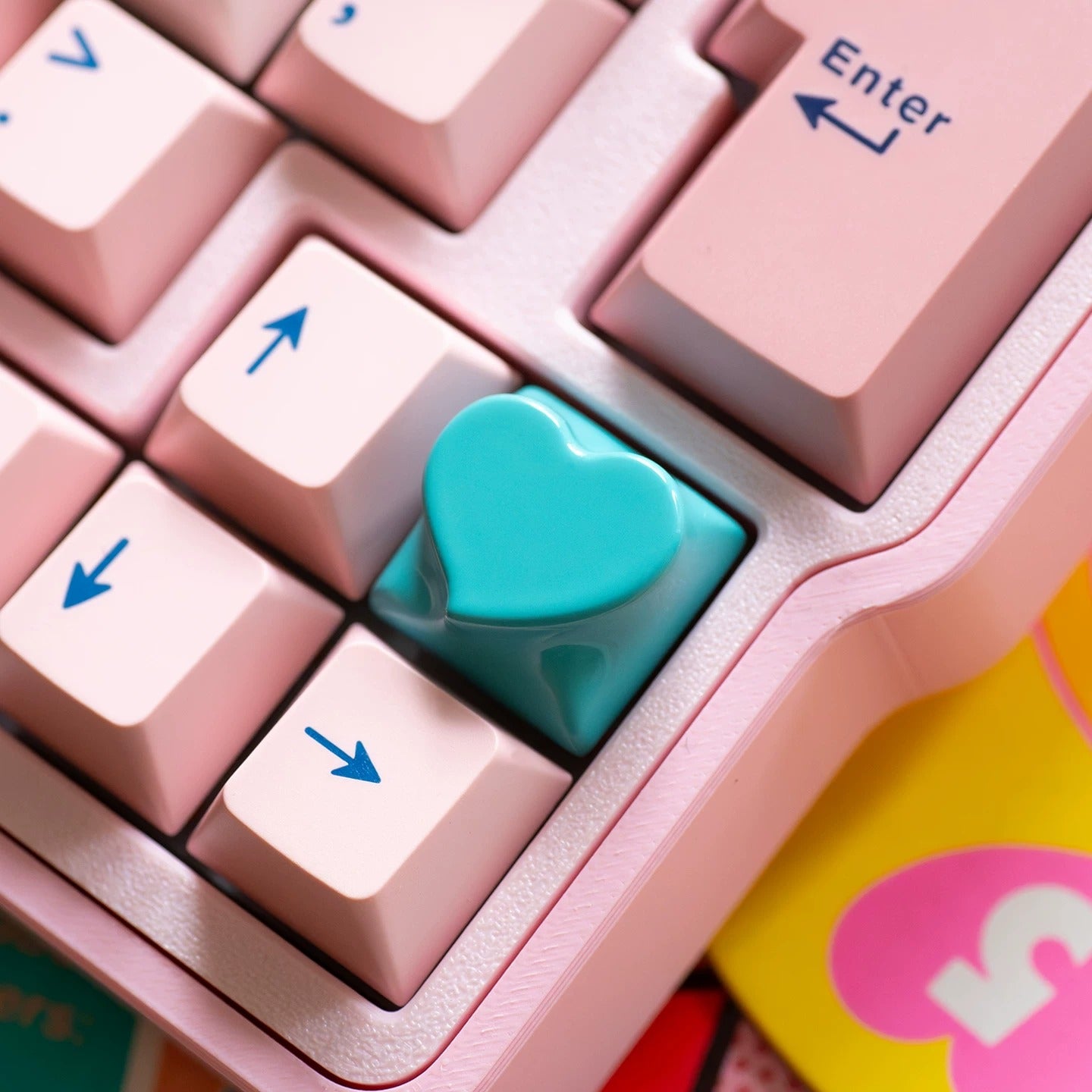Original heart-shaped personalized Sweet Heart asymmetrical heart-shaped baked paint keycap aluminum alloy CNC machining personalized keycap