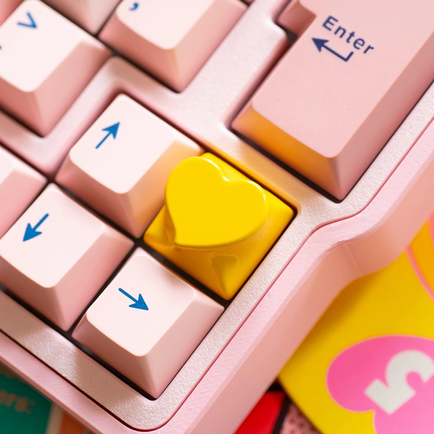 Original heart-shaped personalized Sweet Heart asymmetrical heart-shaped baked paint keycap aluminum alloy CNC machining personalized keycap