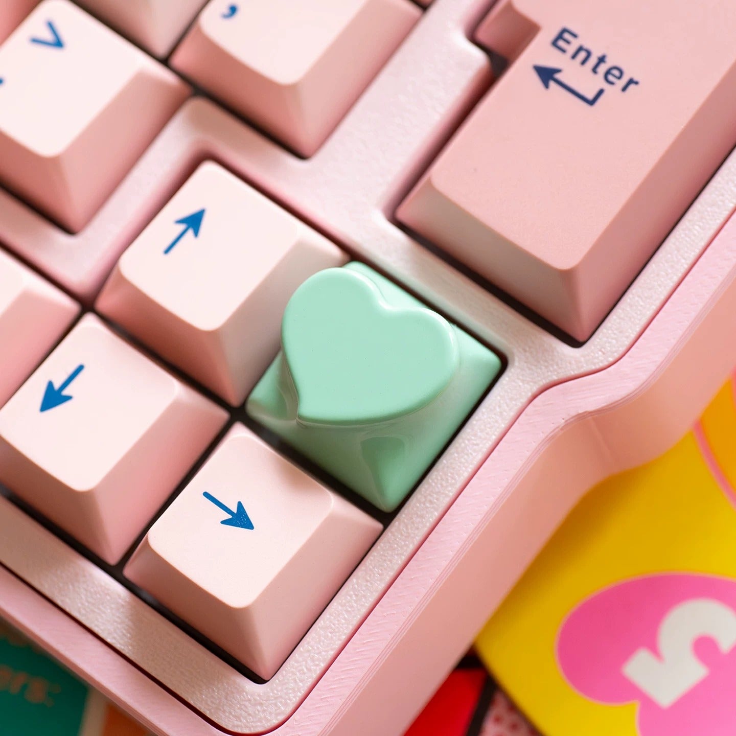 Original heart-shaped personalized Sweet Heart asymmetrical heart-shaped baked paint keycap aluminum alloy CNC machining personalized keycap