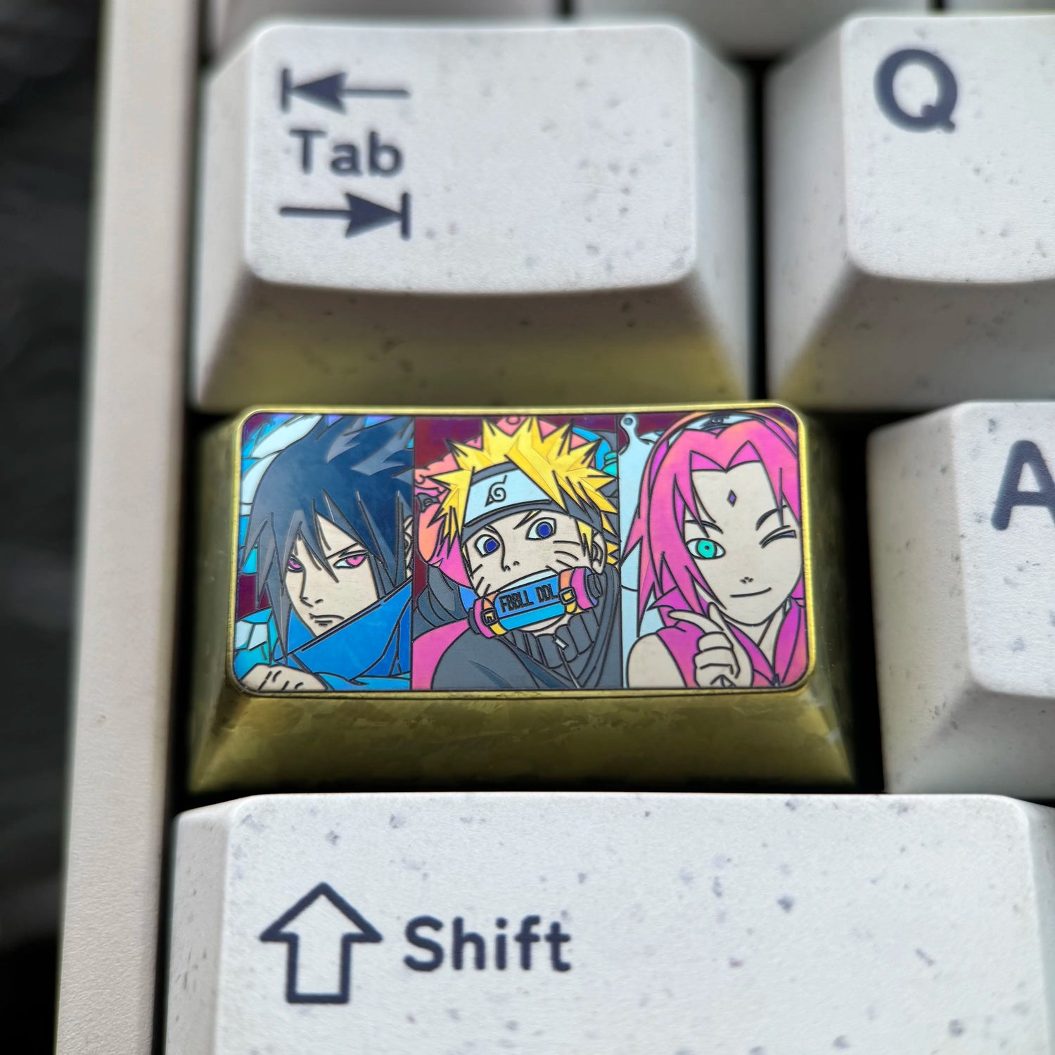 Naruto, Naruto, Sasuke, Sakura 1.75 U titanium alloy personalized keycaps, creative keycaps designed by Nijigen, a music virtual idol, and decorative keycaps for mechanical keyboards.