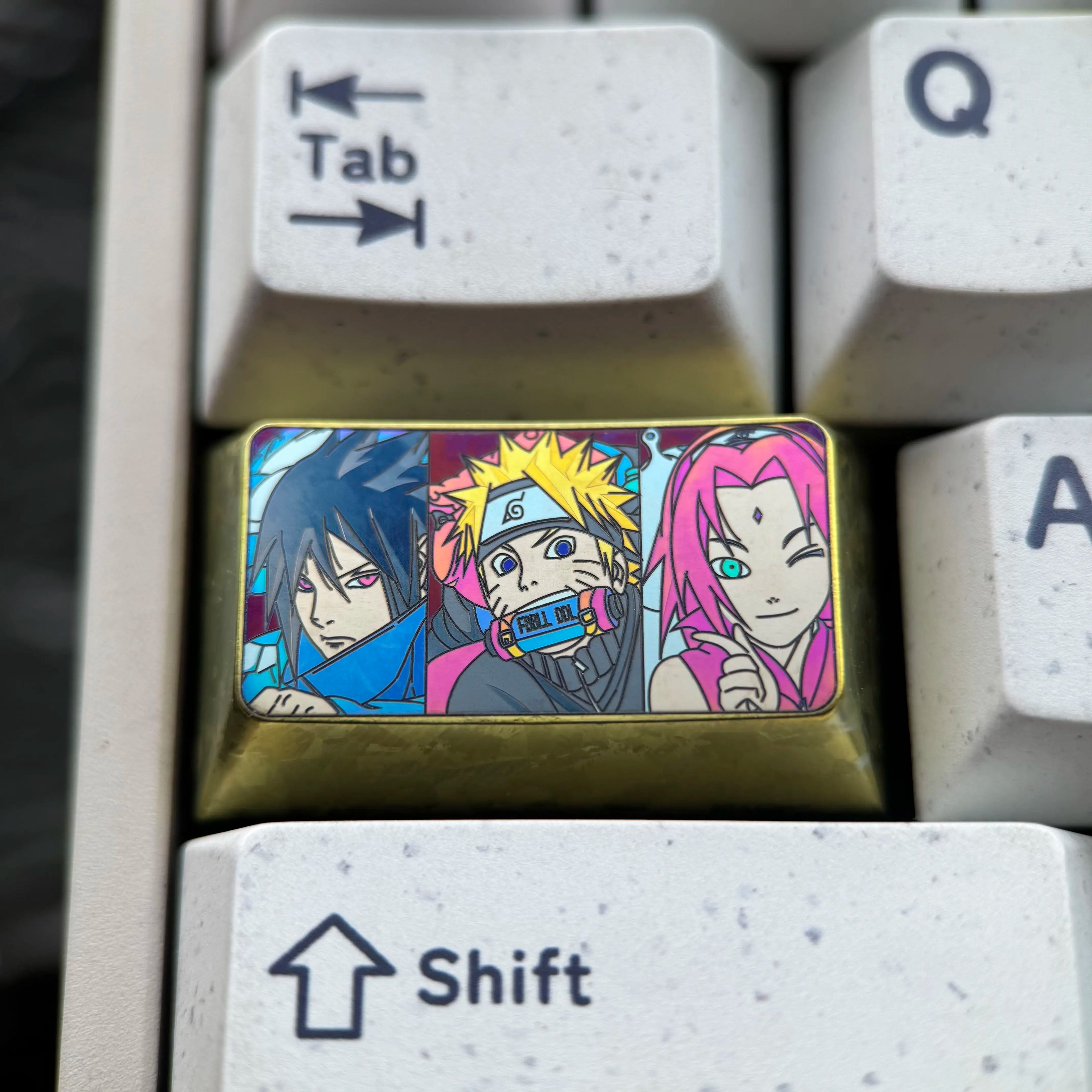 Naruto, Naruto, Sasuke, Sakura 1.75 U titanium alloy personalized keycaps, creative keycaps designed by Nijigen, a music virtual idol, and decorative keycaps for mechanical keyboards.