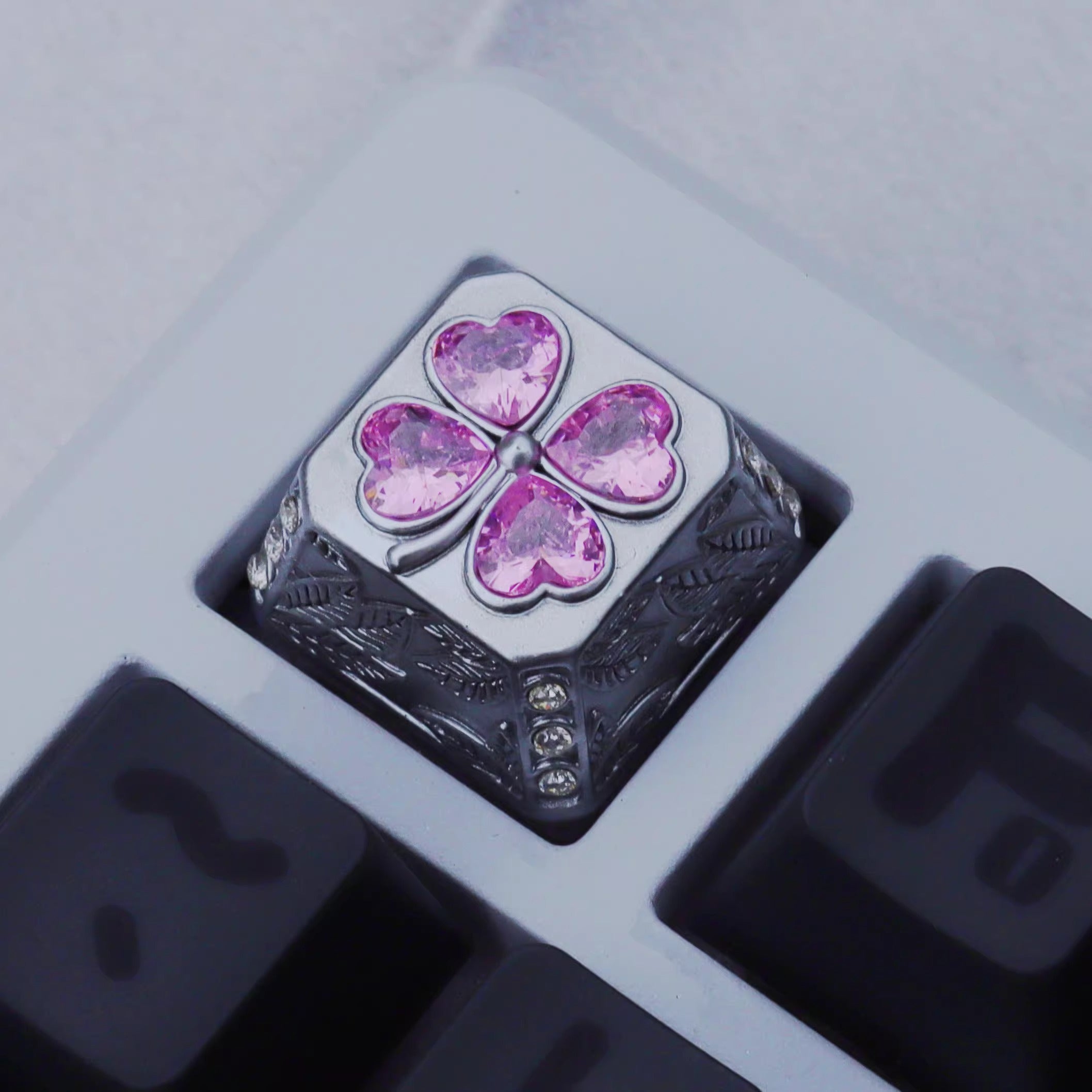 Lucky Four Leaves Clover, metal gemstone combined with personalized keycaps, lucky item mechanical keyboard decorative keycaps.