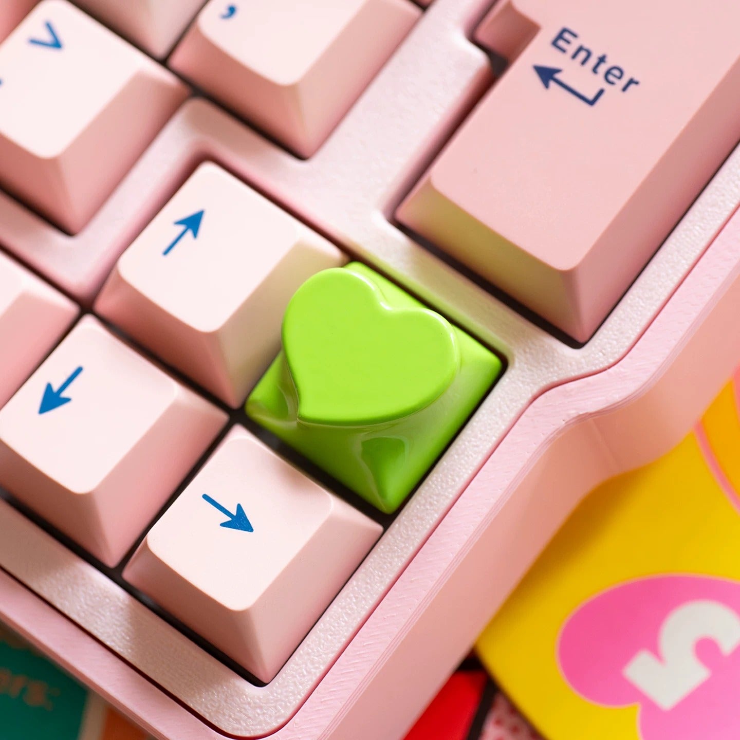 Original heart-shaped personalized Sweet Heart asymmetrical heart-shaped baked paint keycap aluminum alloy CNC machining personalized keycap
