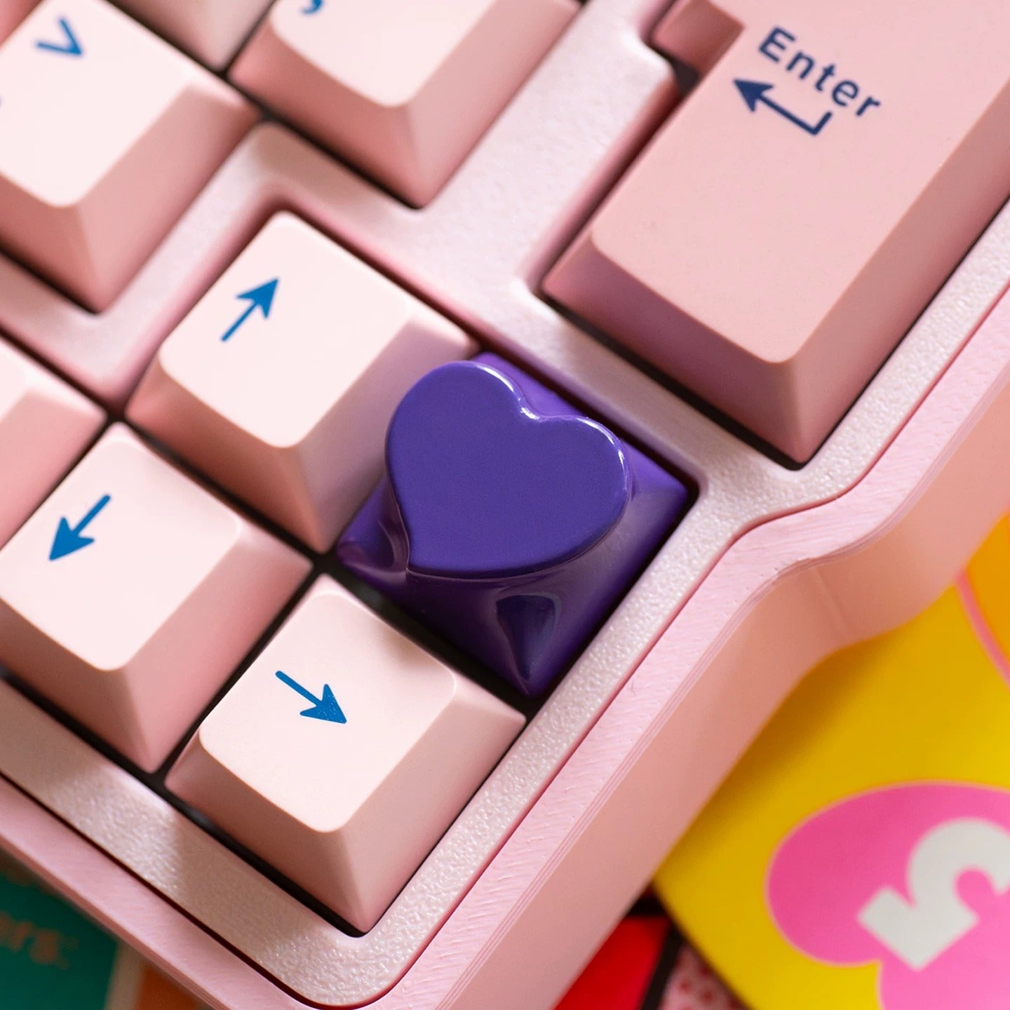 Original heart-shaped personalized Sweet Heart asymmetrical heart-shaped baked paint keycap aluminum alloy CNC machining personalized keycap