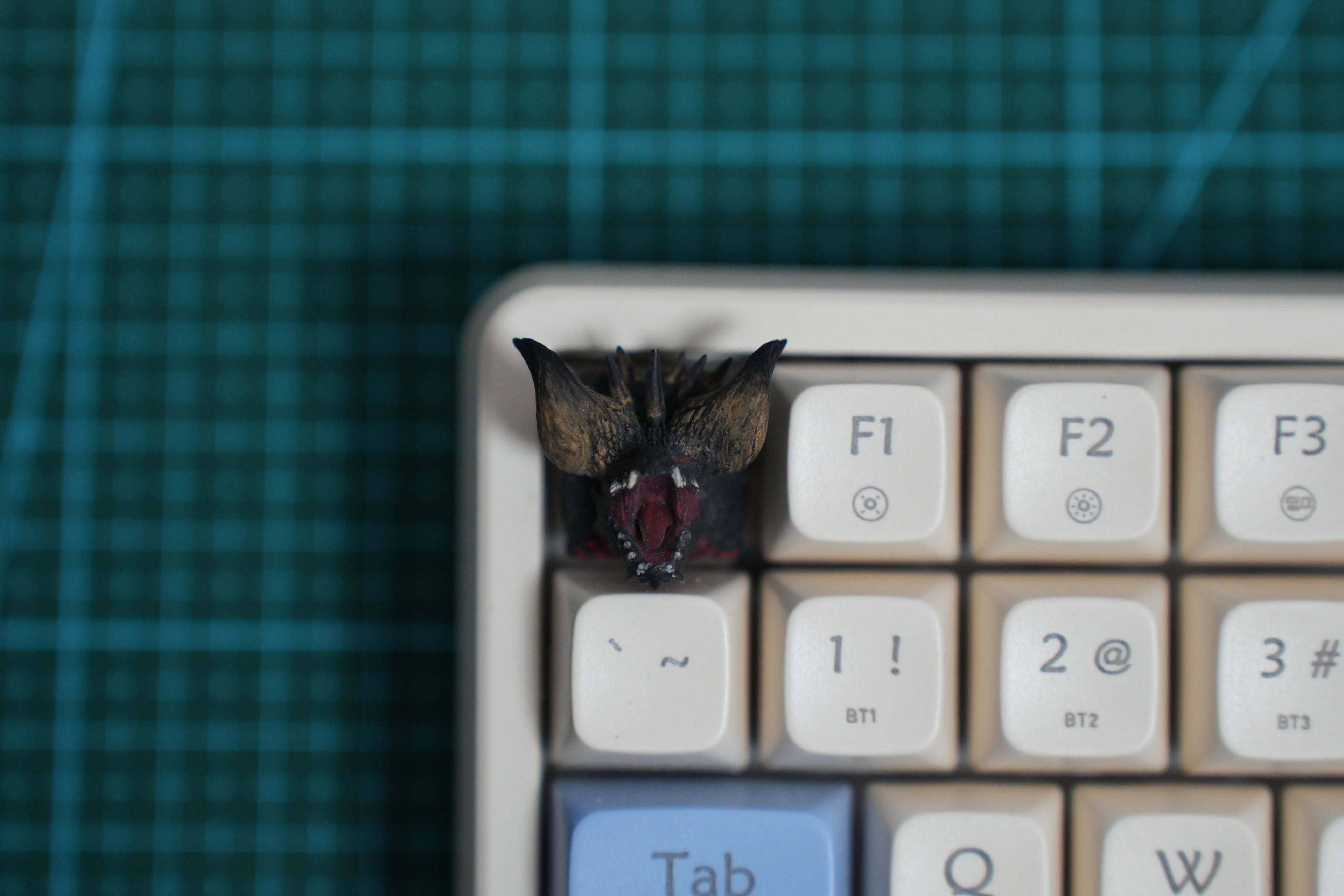 Monster Hunter themed resin personalized keycaps, coated resin mechanical keyboard decorative keycaps