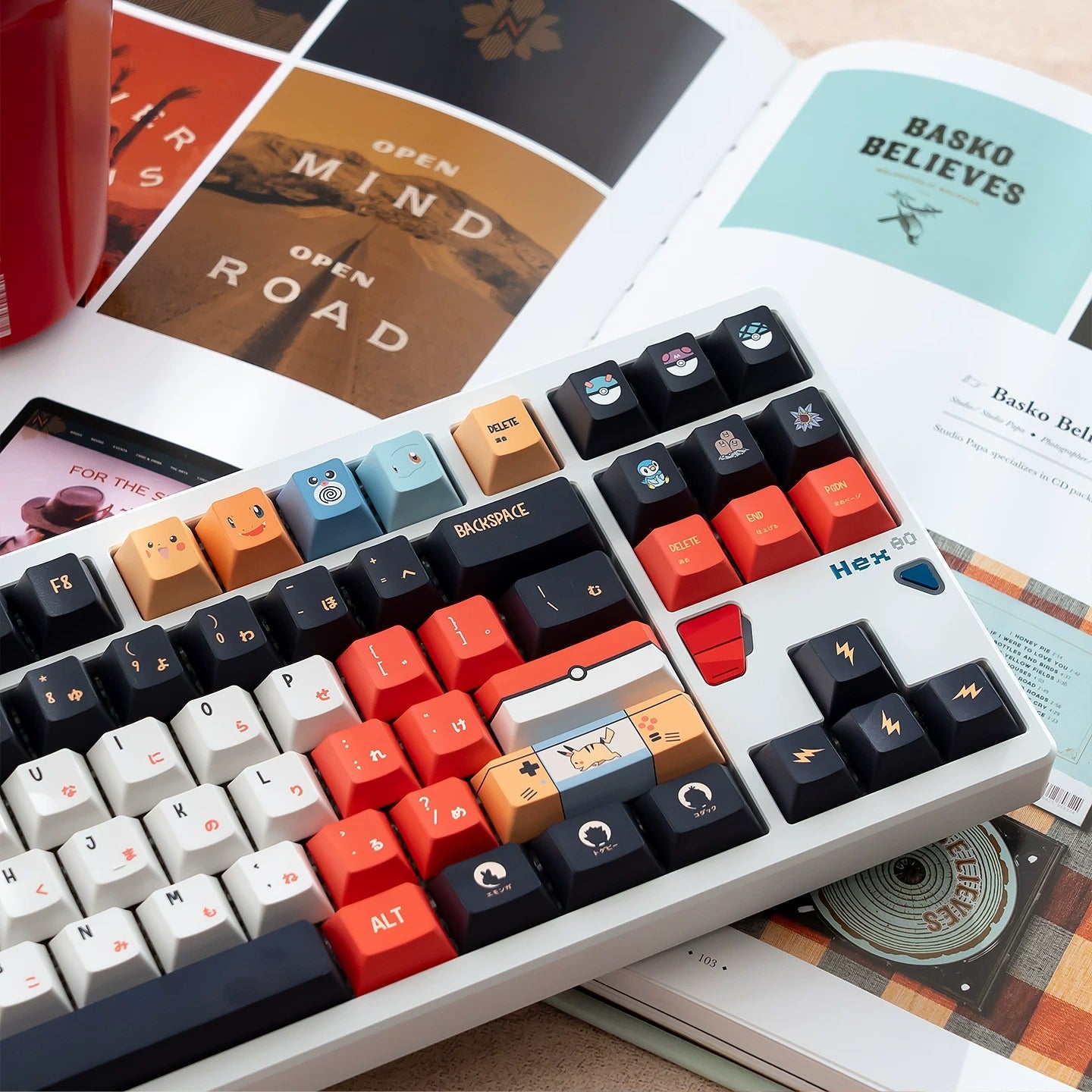 Pikachu themed keycap set, mechanical keycap PBT material material personalized keycap set, Animated cartoon keycaps, compatible with 61/64/68/75/84/87/104 mechanical keyboard replacement keycap