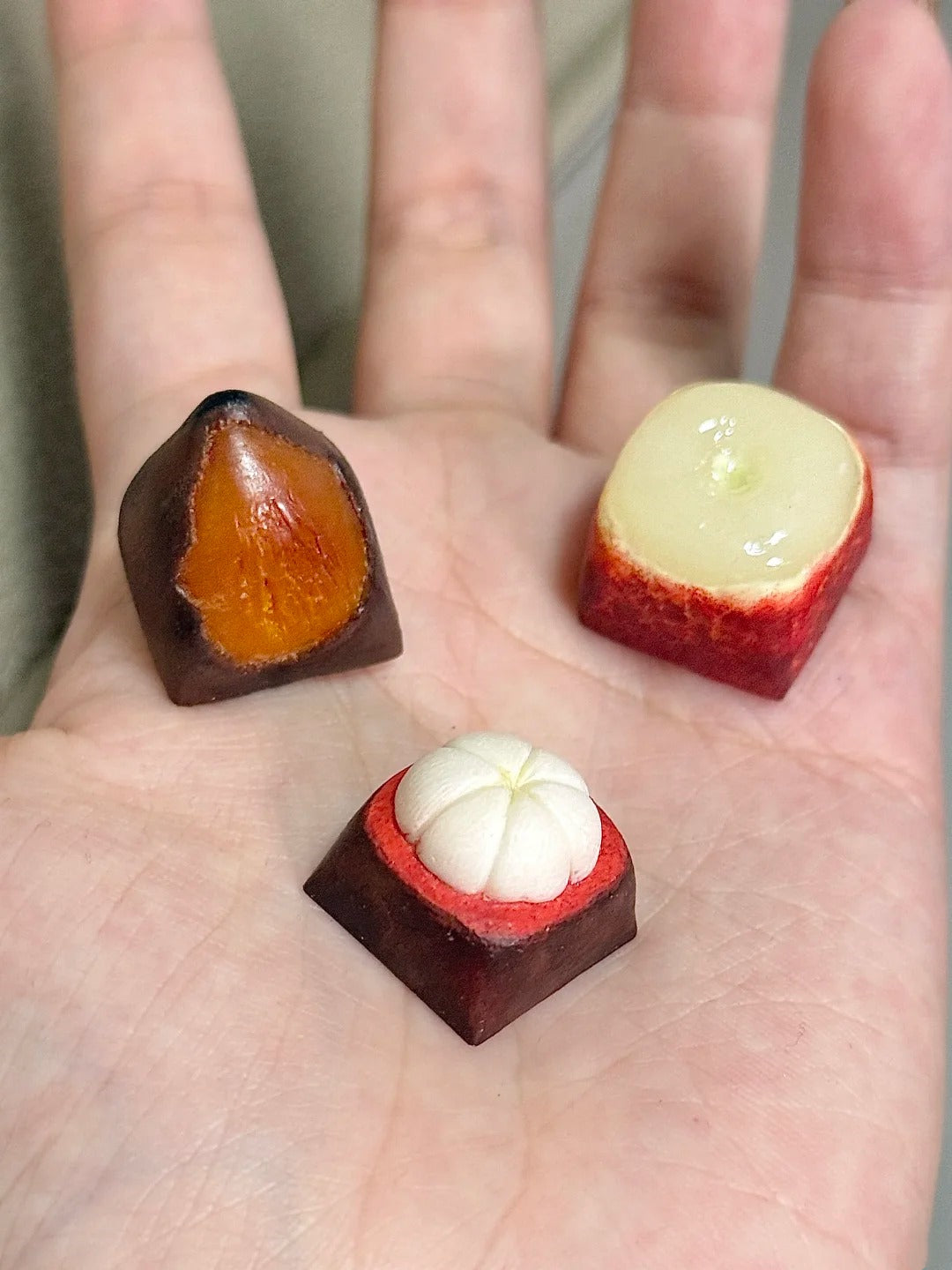Simulated fruit series keycaps, handmade personalized keycaps made of soft clay material, mechanical keyboard creatively decorated keycaps