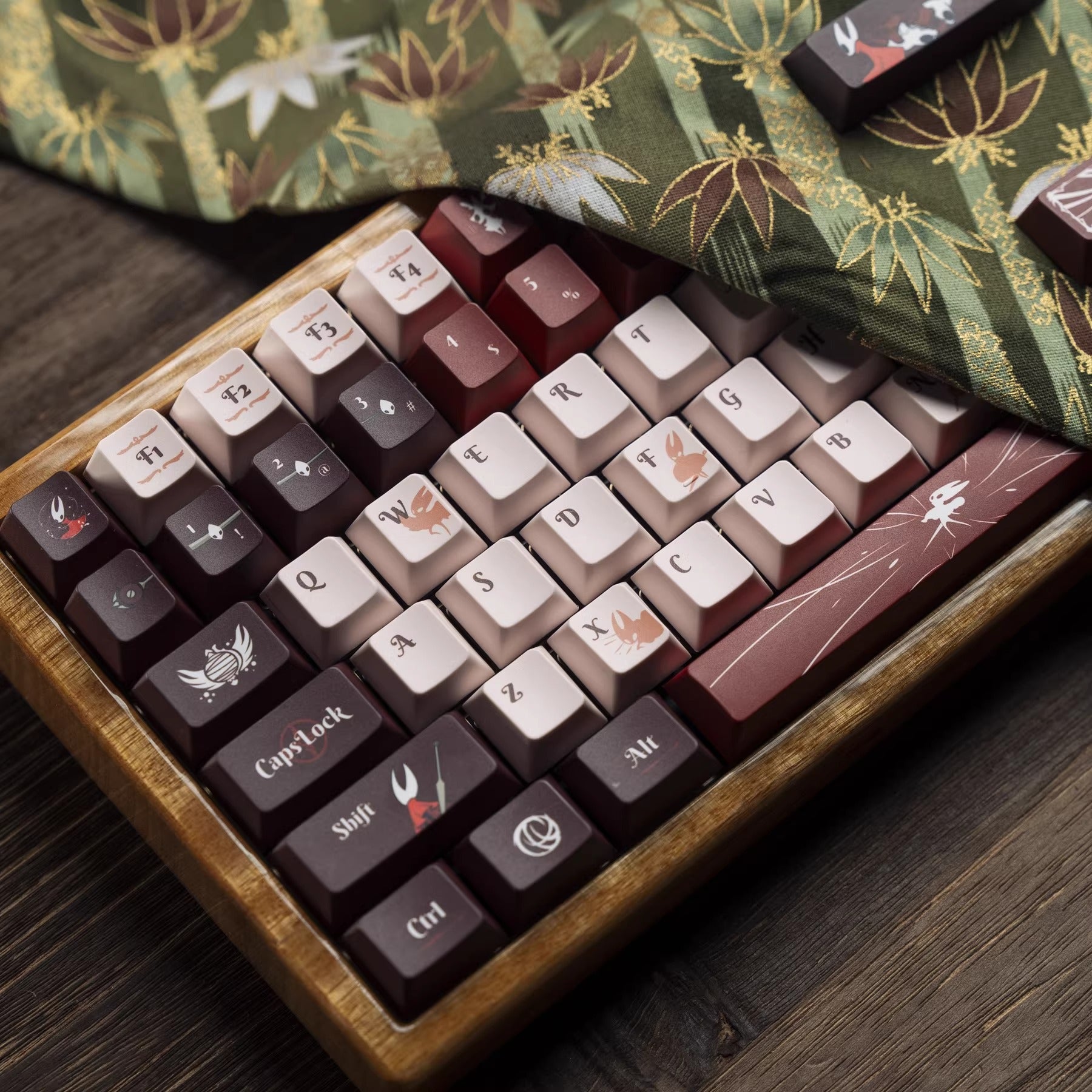 The Hollow Knight theme, PBT material, sublimation， Personalized keycap set, original factory height mechanical keyboard decorative keycap set