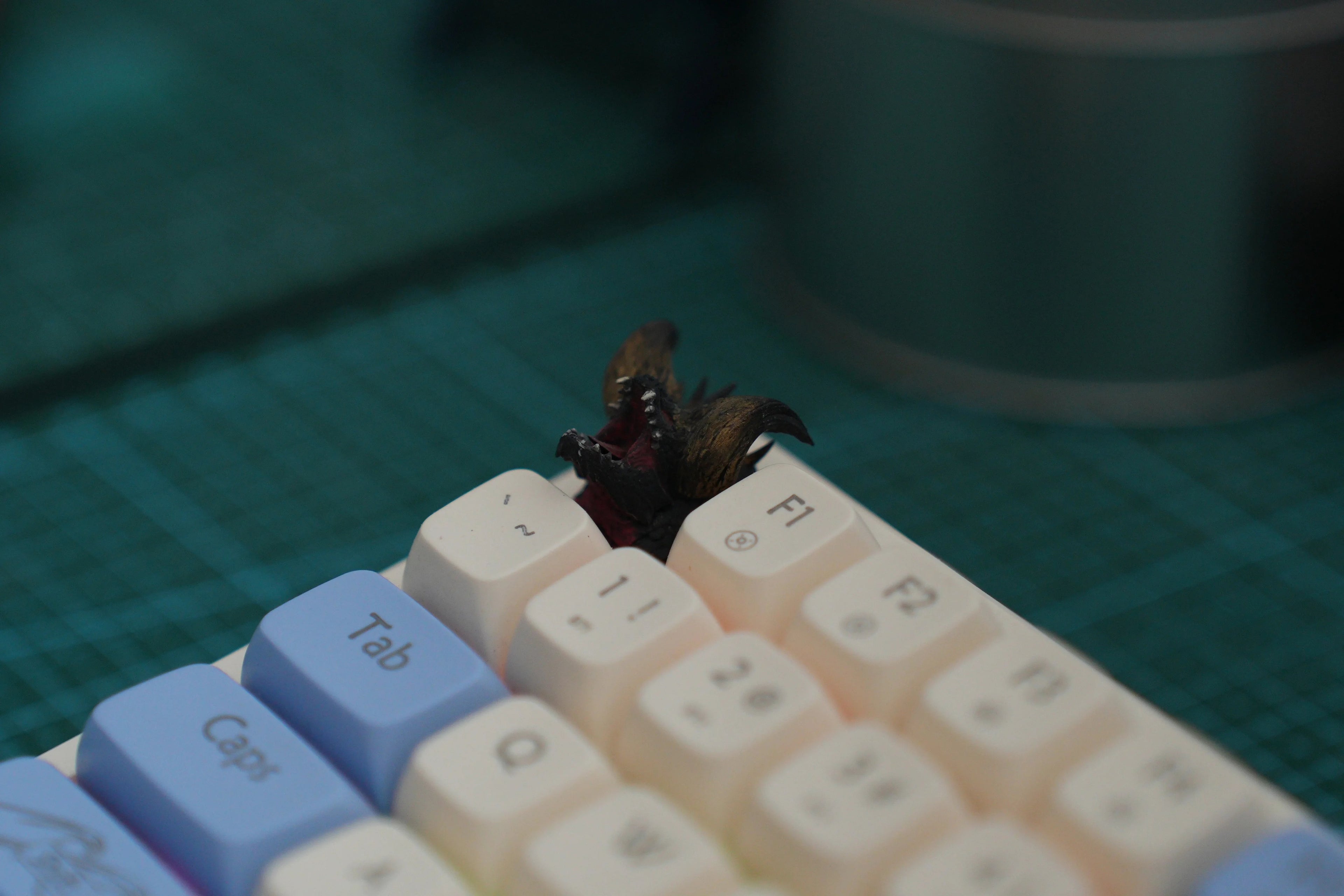 Monster Hunter themed resin personalized keycaps, coated resin mechanical keyboard decorative keycaps