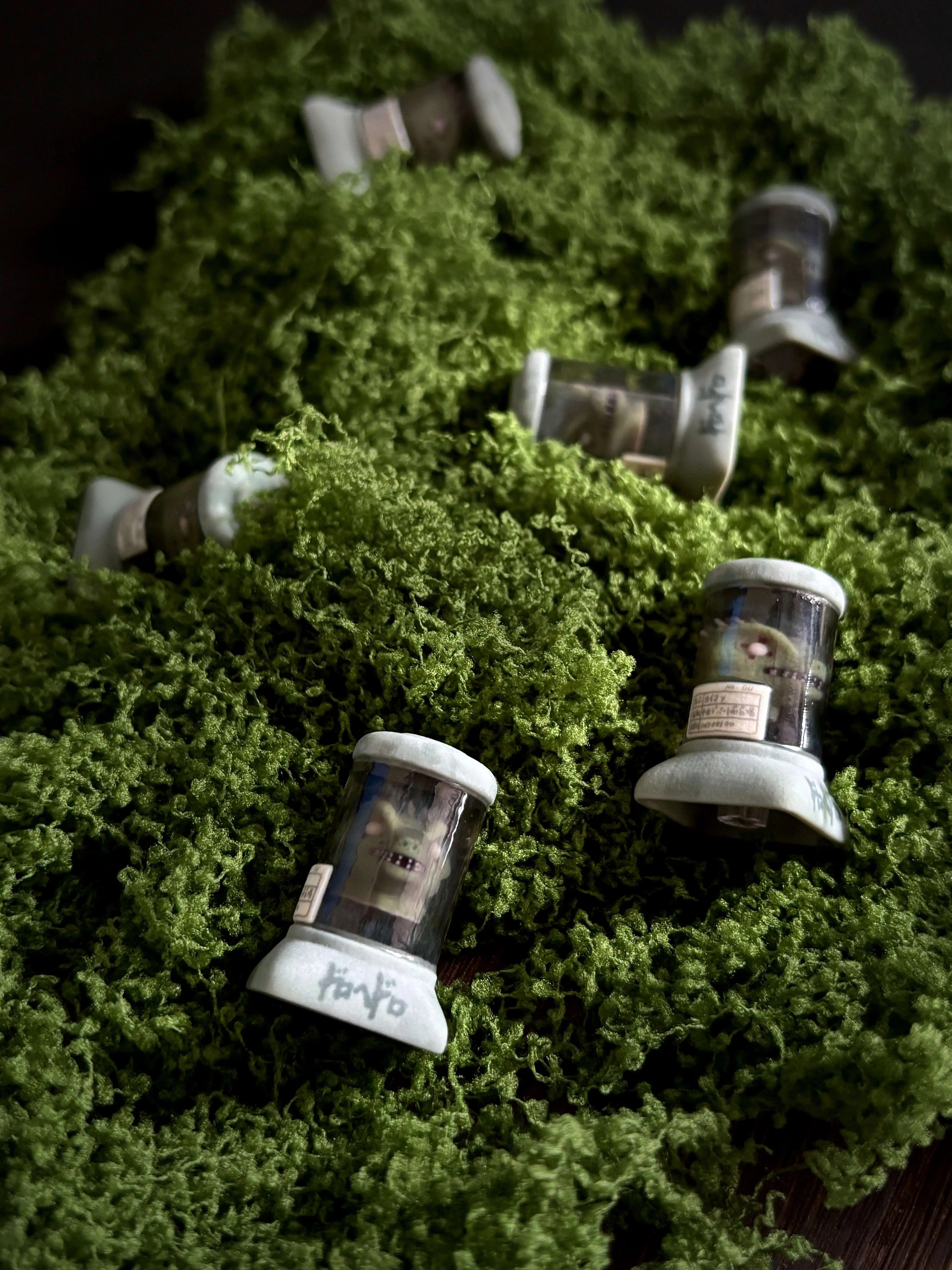 Dorohedoro，caiman， Crystal resin encapsulated experimental vessels, personalized keycaps, anime and game cultural and creative peripheral products, mechanical keyboard decorative art keycaps
