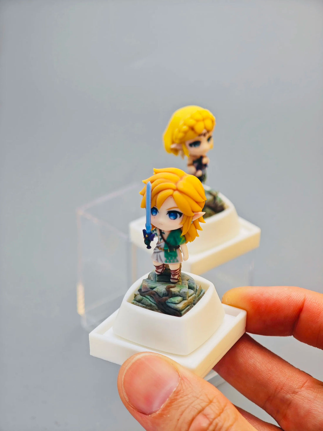 Legend of Zelda，Link/Princess Zelda， Multi colored resin printing and coloring, three-dimensional modeling, anime, gaming, cultural creativity, personalized keycaps, mechanical keyboard decoration keycaps