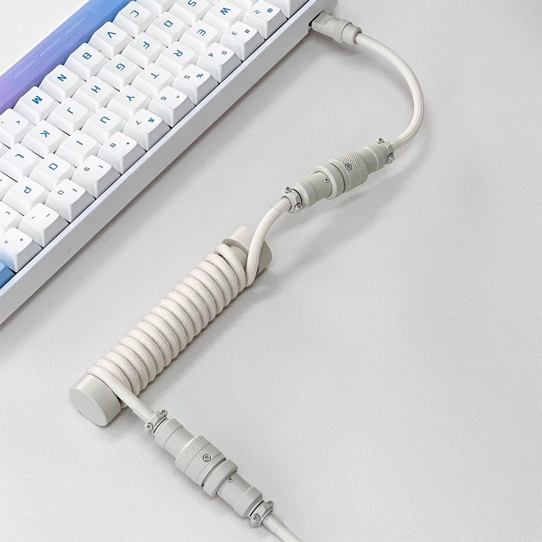 Baby short spiral three-stage aviation plug keyboard data cable supports 8k