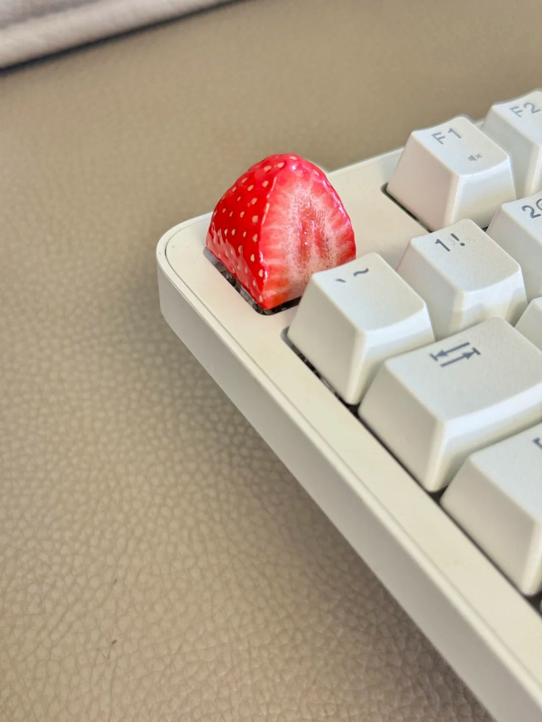 Simulated fruit series keycaps, handmade personalized keycaps made of soft clay material, mechanical keyboard creatively decorated keycaps