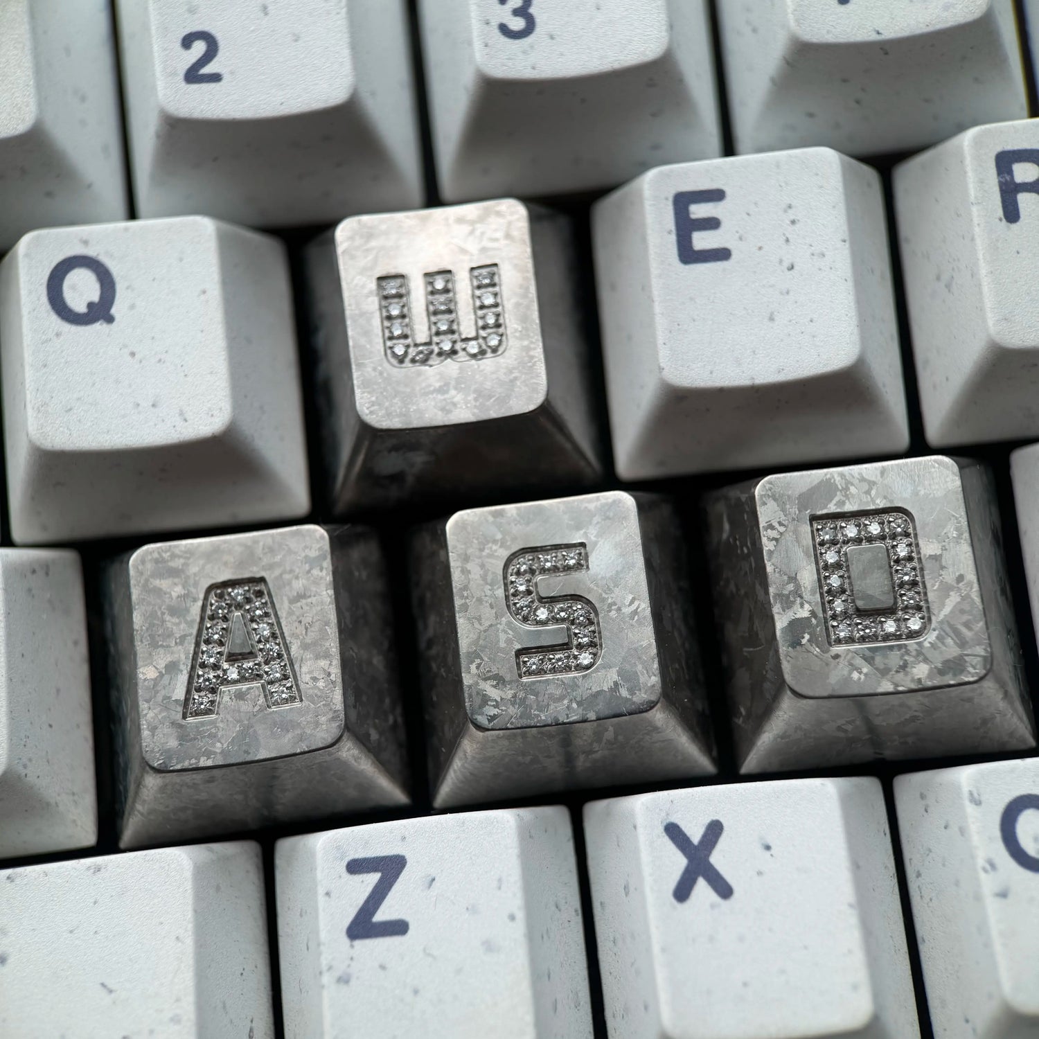 WASD combination set, titanium alloy inlaid gemstone CNC personalized keycaps, machined metal decorative keycaps, corrosion-resistant special metal keycaps, mechanical keyboard decorative keycaps