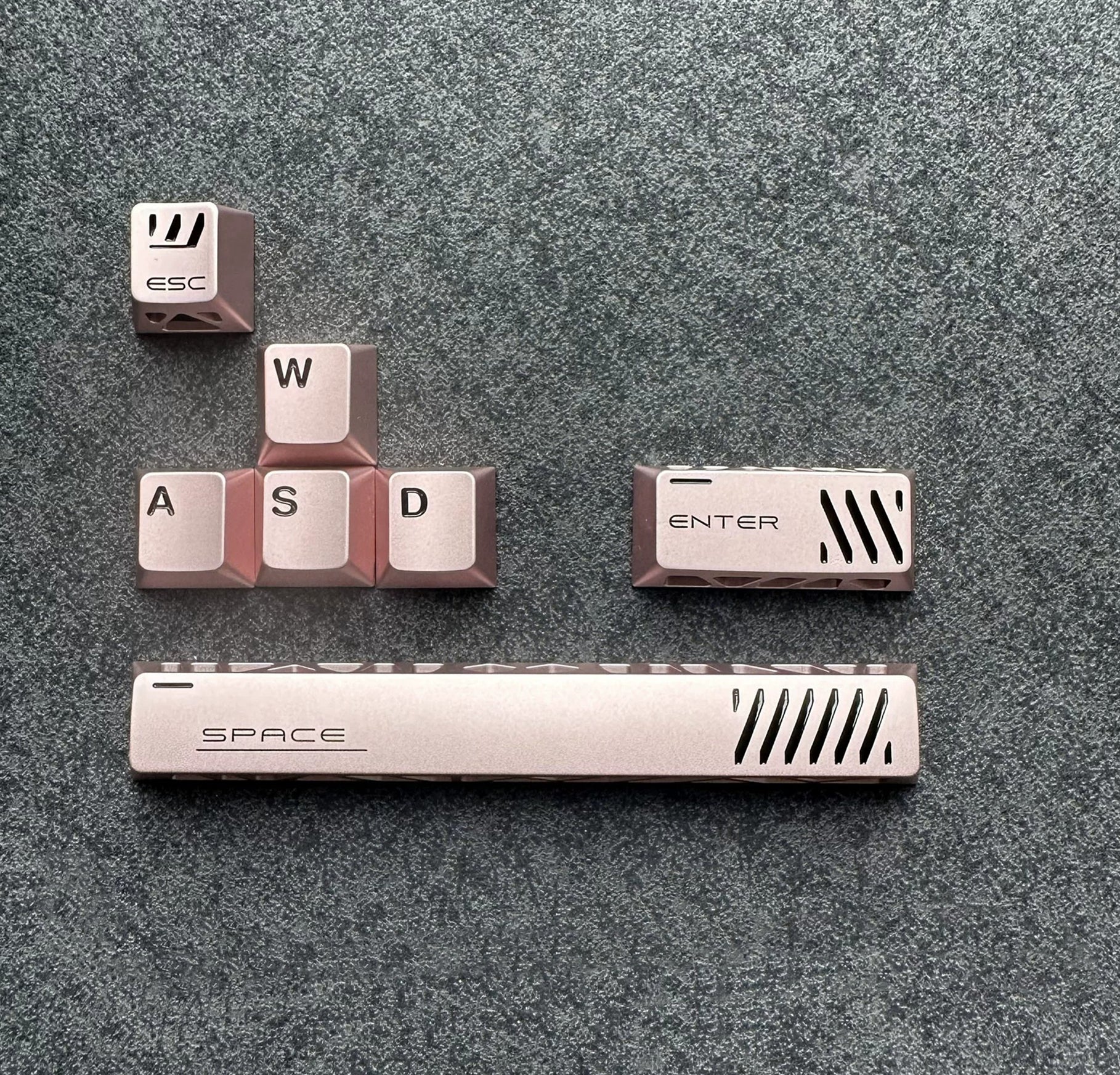 Aluminum alloy hollow design, anodized corrosion-resistant, WASD/directional keys, mechanical keyboard metal replacement set, keyboard decorative keycaps