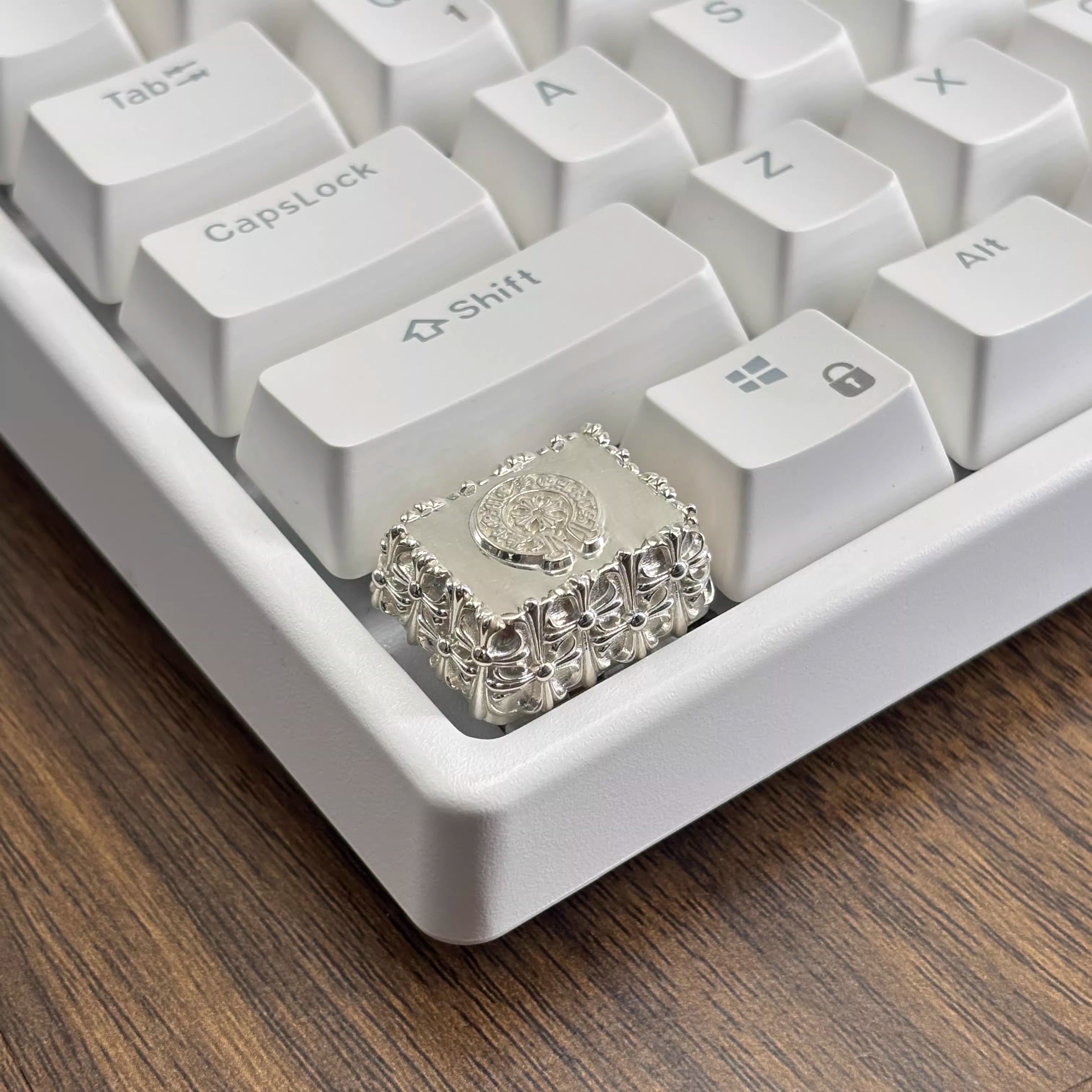 Chrome Hearts style, Metal retro patterned personalized keycaps, trendy and fashionable with decorative keycaps