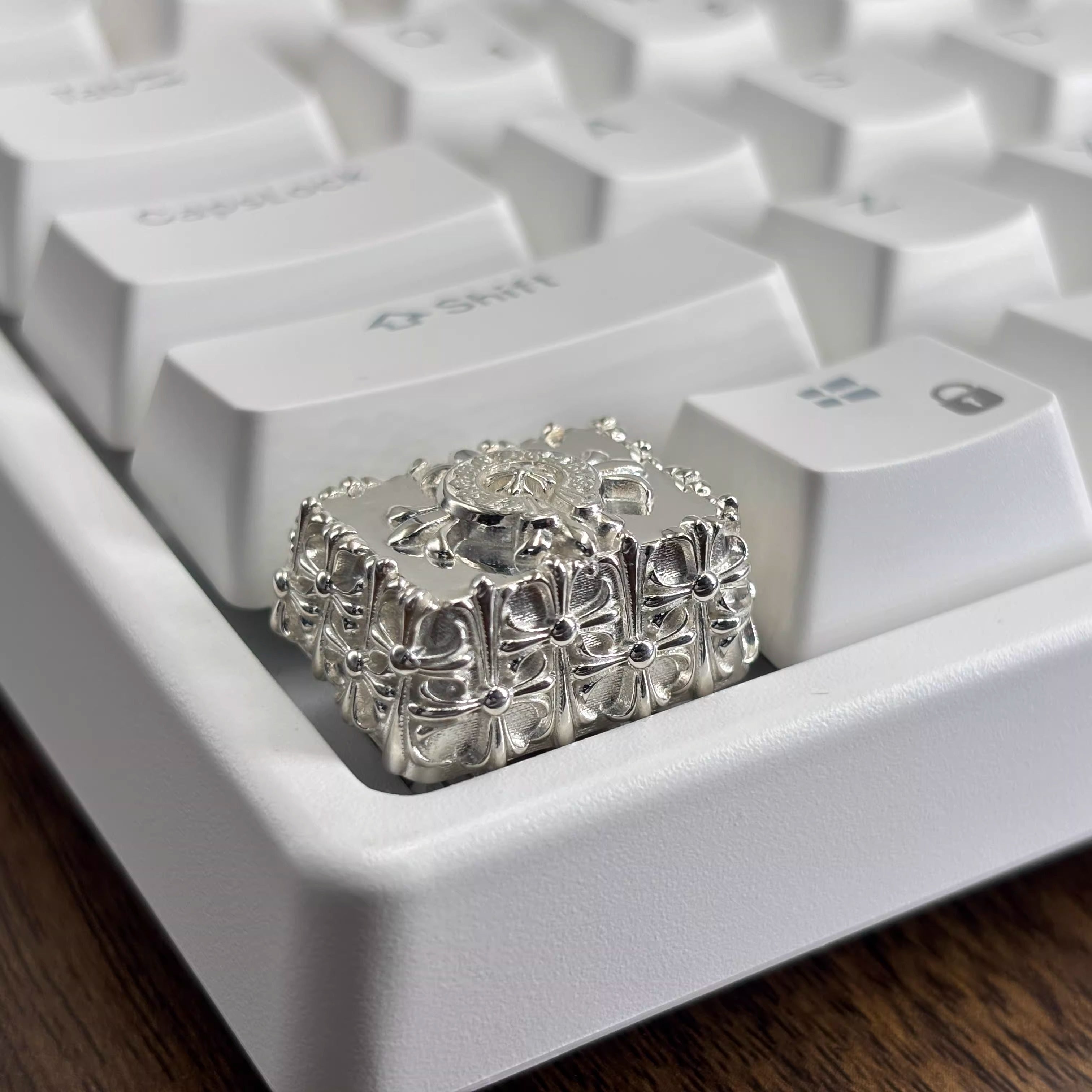 Chrome Hearts style, Metal retro patterned personalized keycaps, trendy and fashionable with decorative keycaps