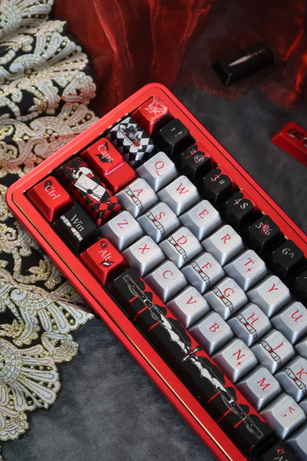 Vampire Earl theme,Dracula， Metallic paint texture PBT material, horror monster movie legend original factory height mechanical keyboard decorative keycap set，anime keycap set suitable for 61/64/68/75/84/87/104 Key Mechanical Keyboard