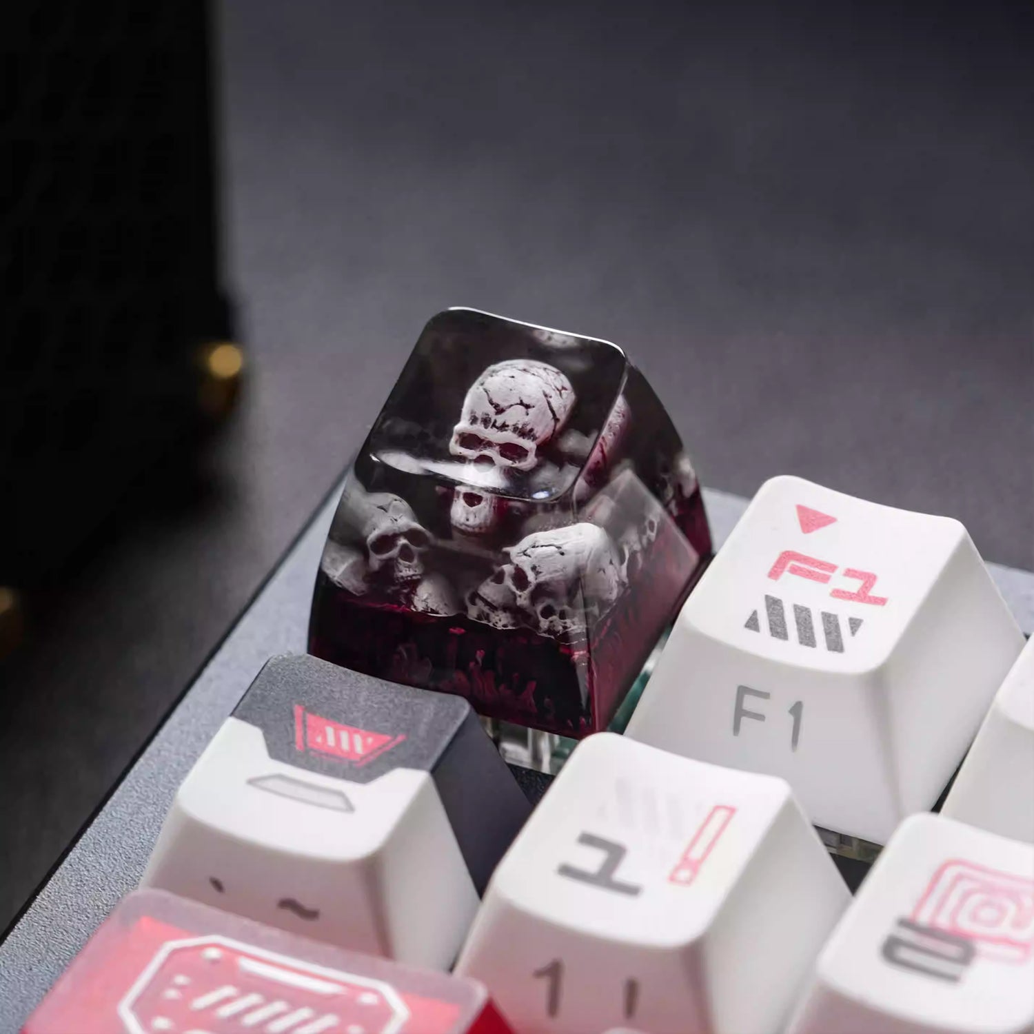 Dark Gothic style, skull crystal resin personalized keycaps, dark 1U resin decorative keycaps