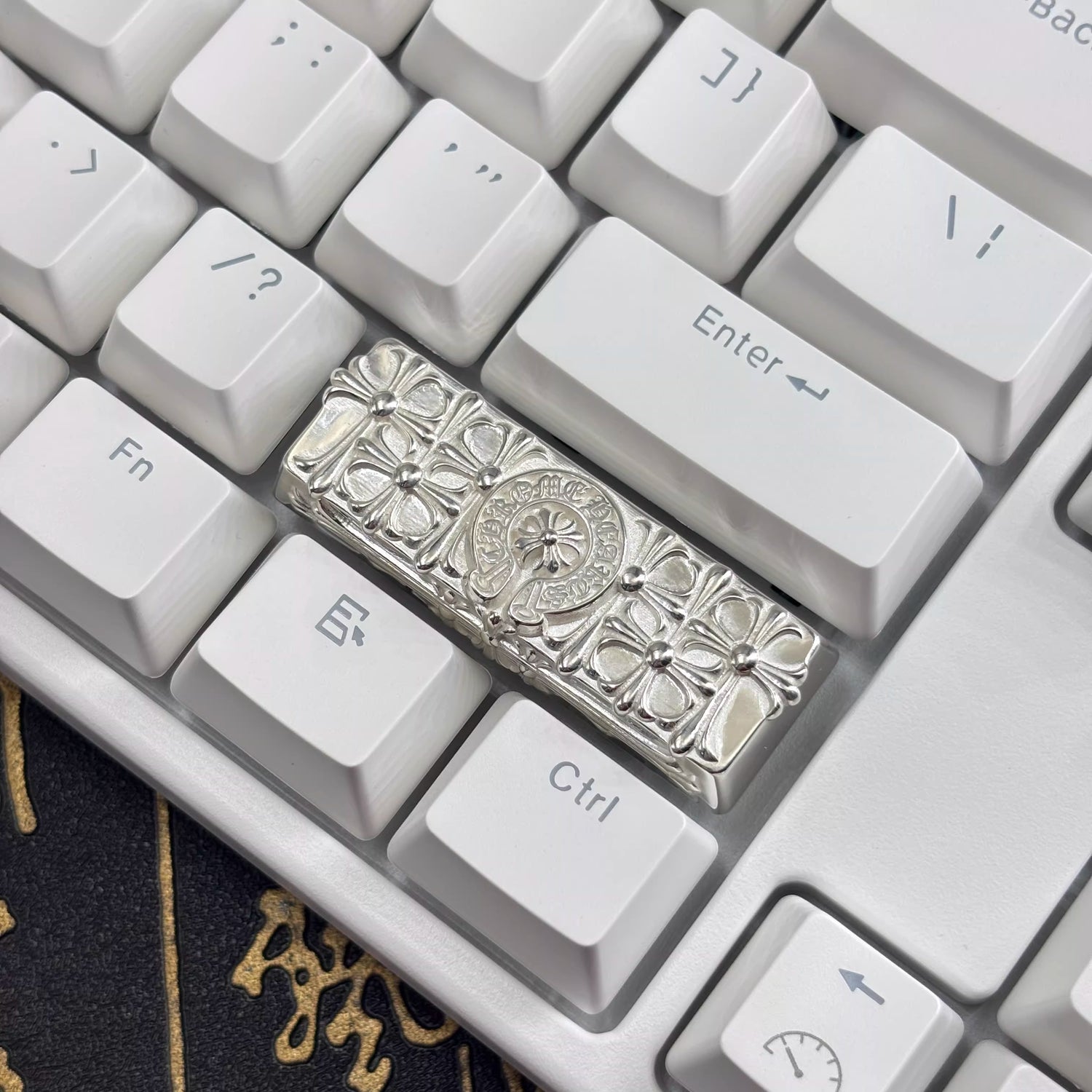 Chrome Hearts style, Metal retro patterned personalized keycaps, trendy and fashionable with decorative keycaps